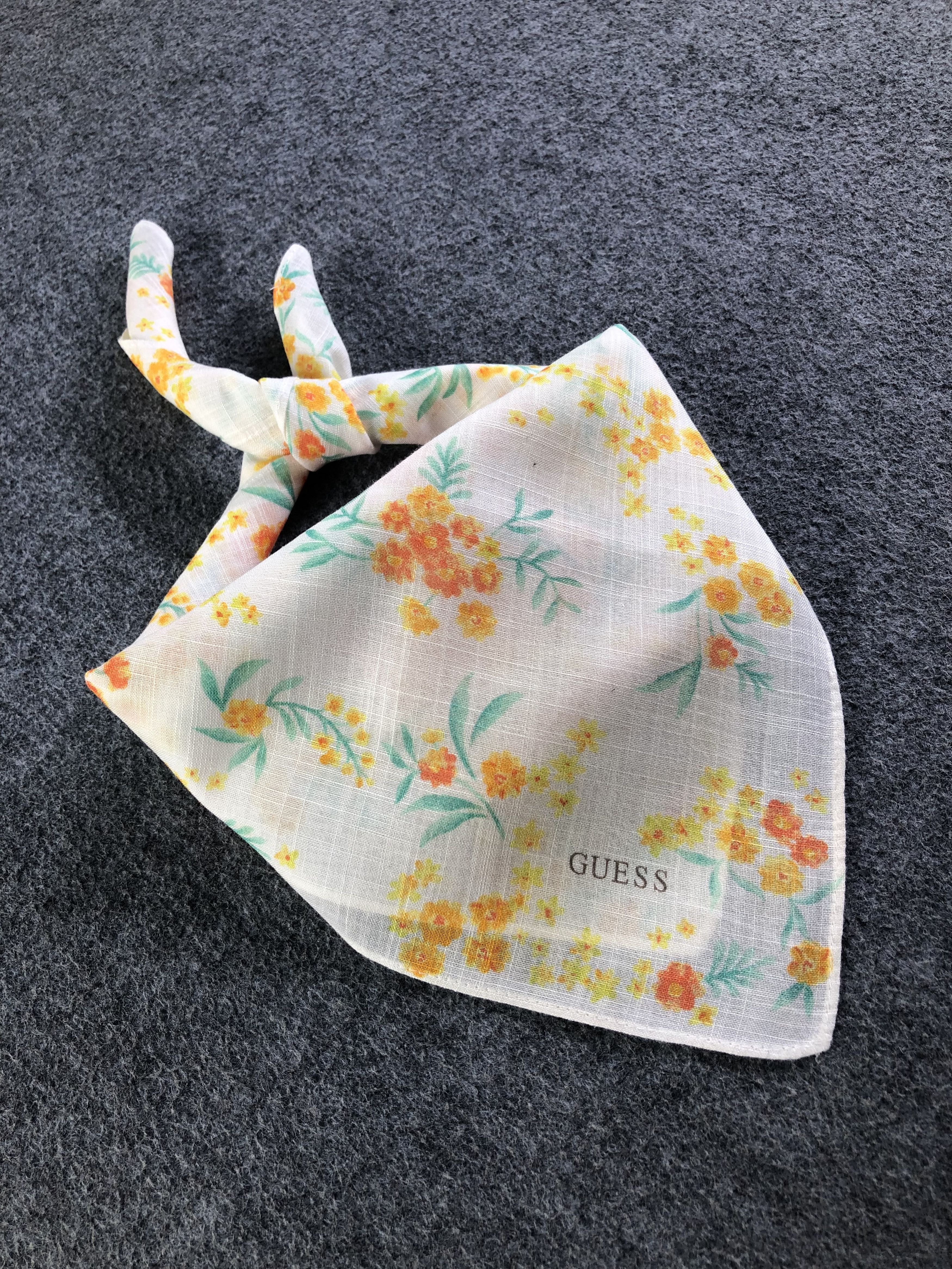 Guess Guess Floral Handkerchief / Bandana / Neckerchief C414 Size ONE SIZE - 1 Thumbnail