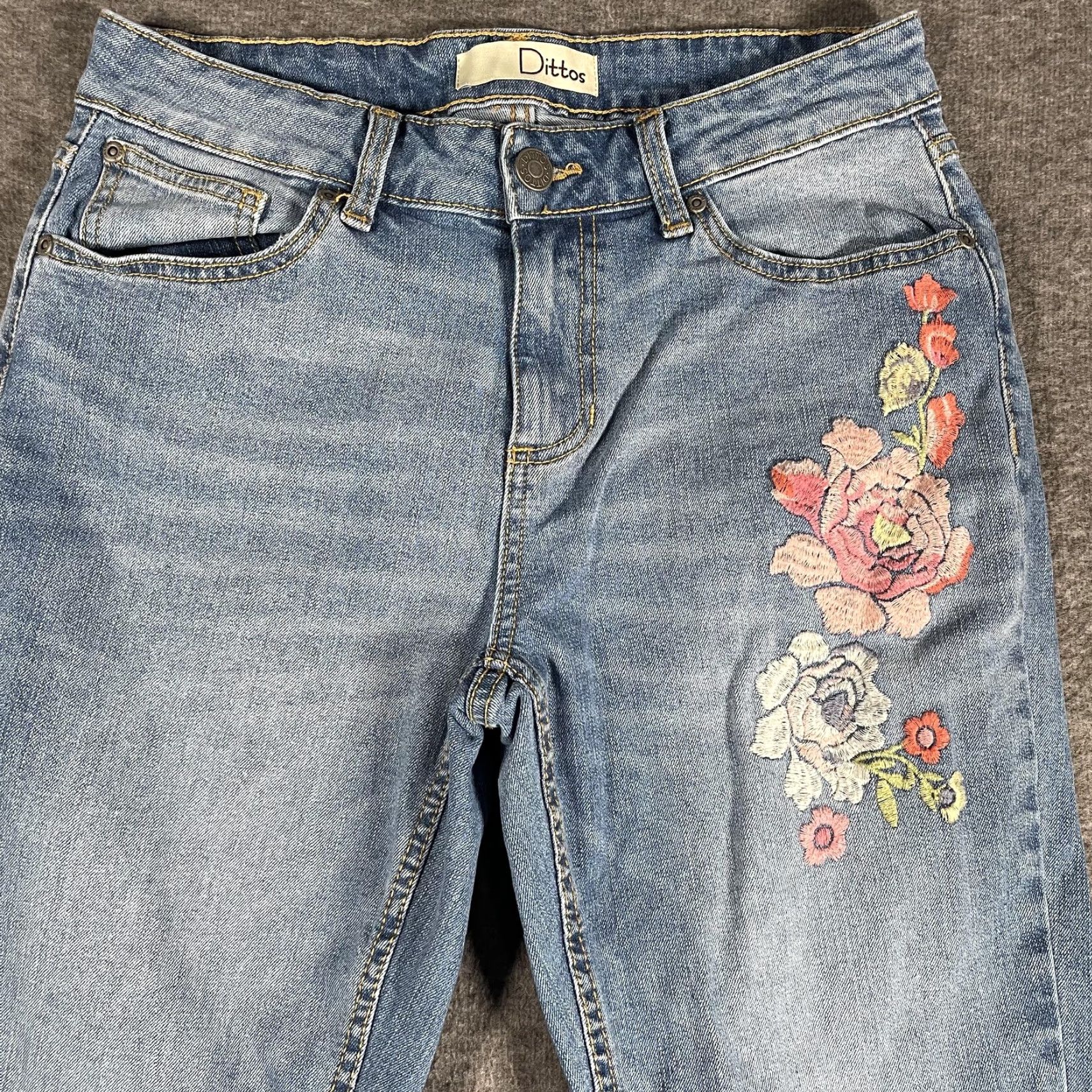 Denime Dittos Jeans Women's 8 Blue Straight Mid Rise Embroidered Floral Denim Y2K Size 30" / US 8 / IT 44 - 2 Thumbnail