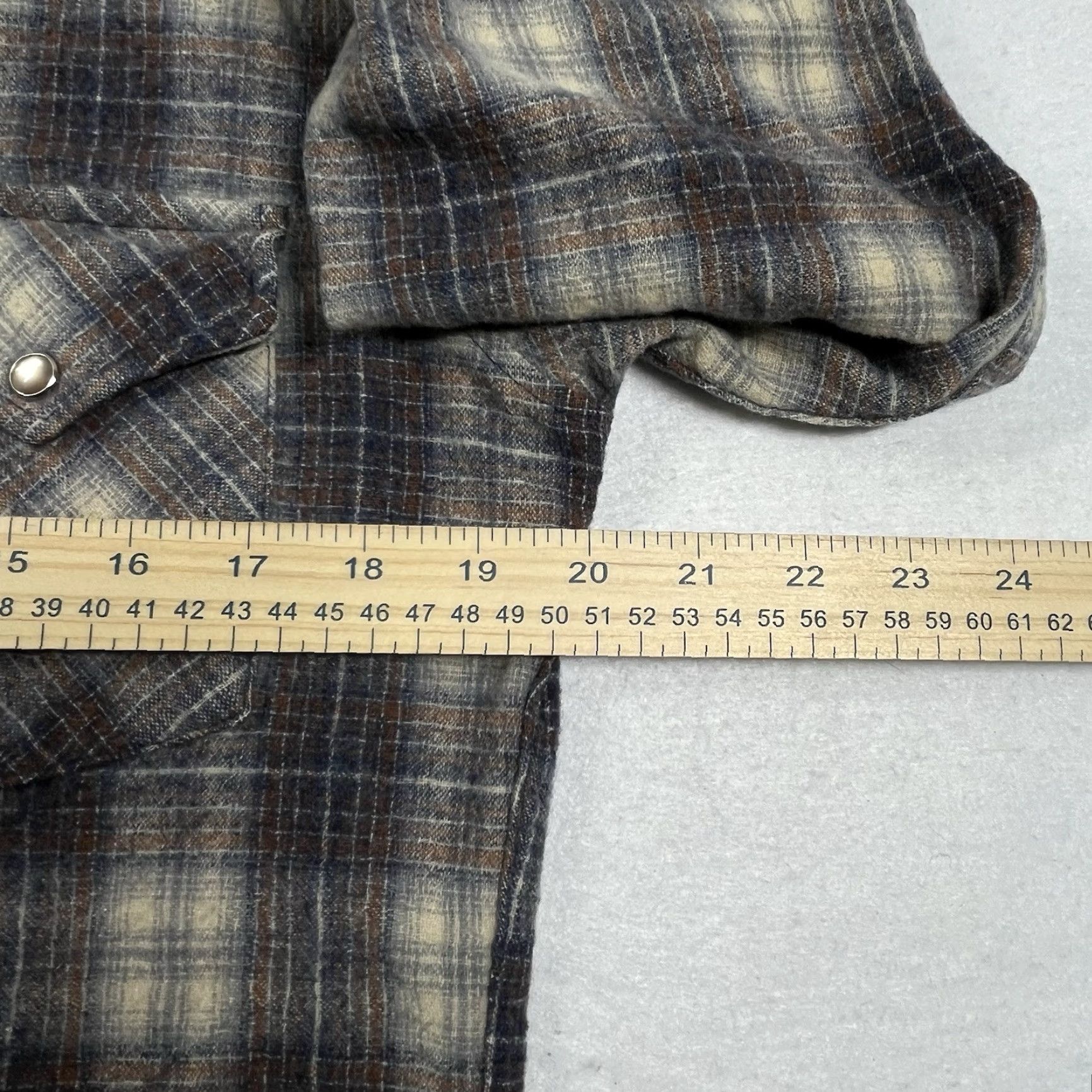 Pendleton VINTAGE Pendleton Western Wear SHIRT Pearl Snap BUTTON Plaid XL Brown Wool Classic Cowboy Western Mens Size US XL / EU 56 / 4 - 5 Thumbnail