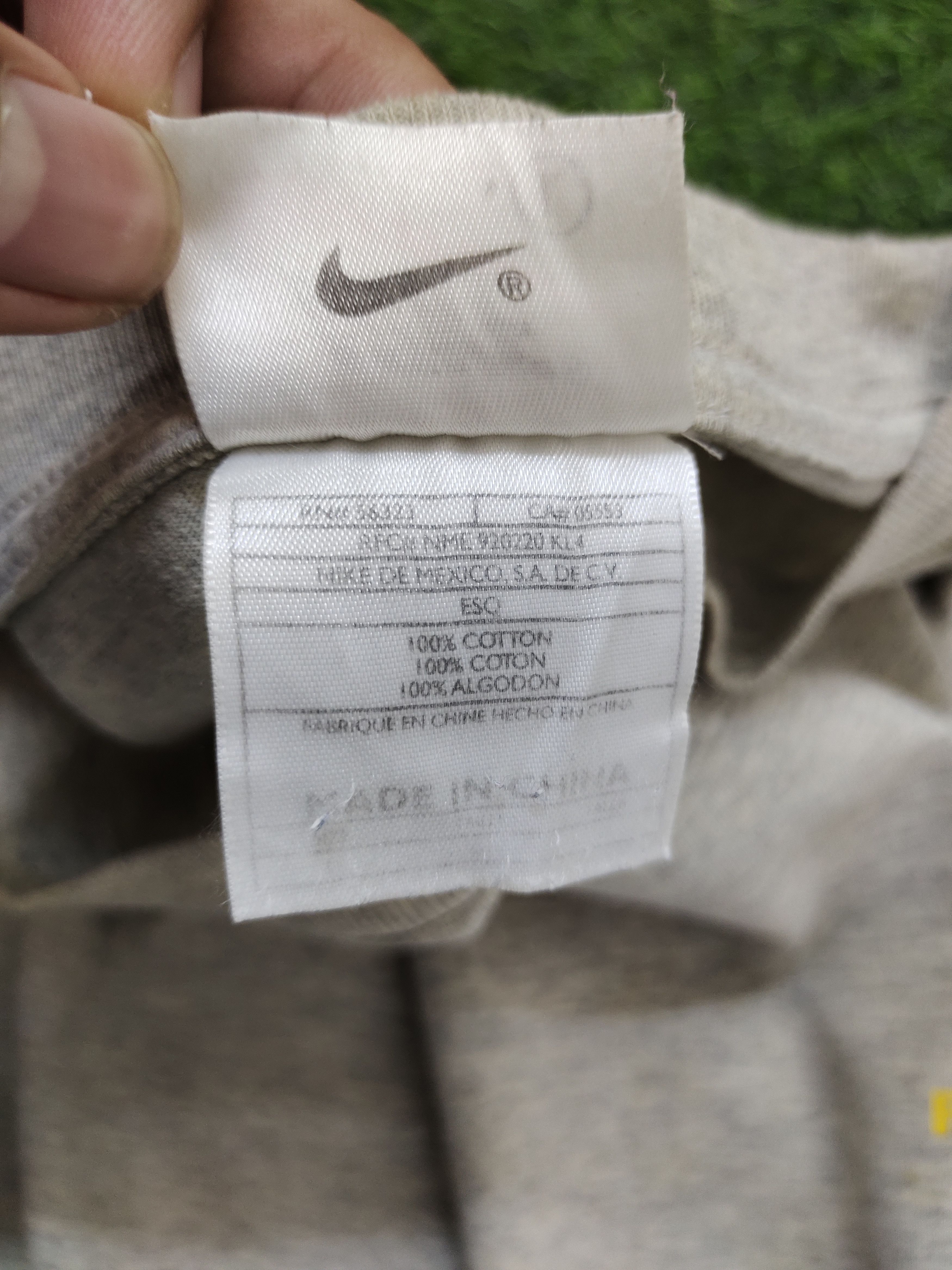 Nike Vintage 90s Nike Ronaldo #9 Brazilian footballer T-Shirt Size US L / EU 52-54 / 3 - 12 Thumbnail