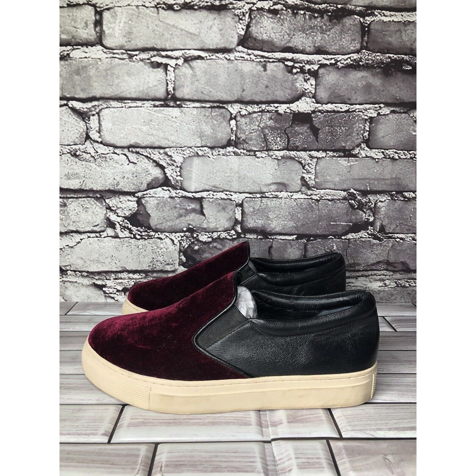 Barneys New York Barney’s New York Red Velvet Suede Slip On Casual Sneakers S Size US 6 / IT 36 - 7 Thumbnail