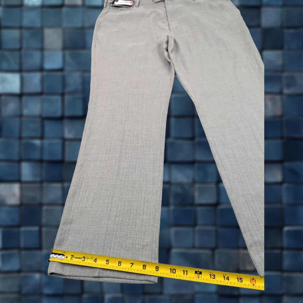 Roundtree & Yorke VINTAGE? No. Roundtree Yorke Travel Smart Classic Fit Flat Front Pants Men 40x30 Heather Gray Size US 40 / EU 56 - 1 Thumbnail