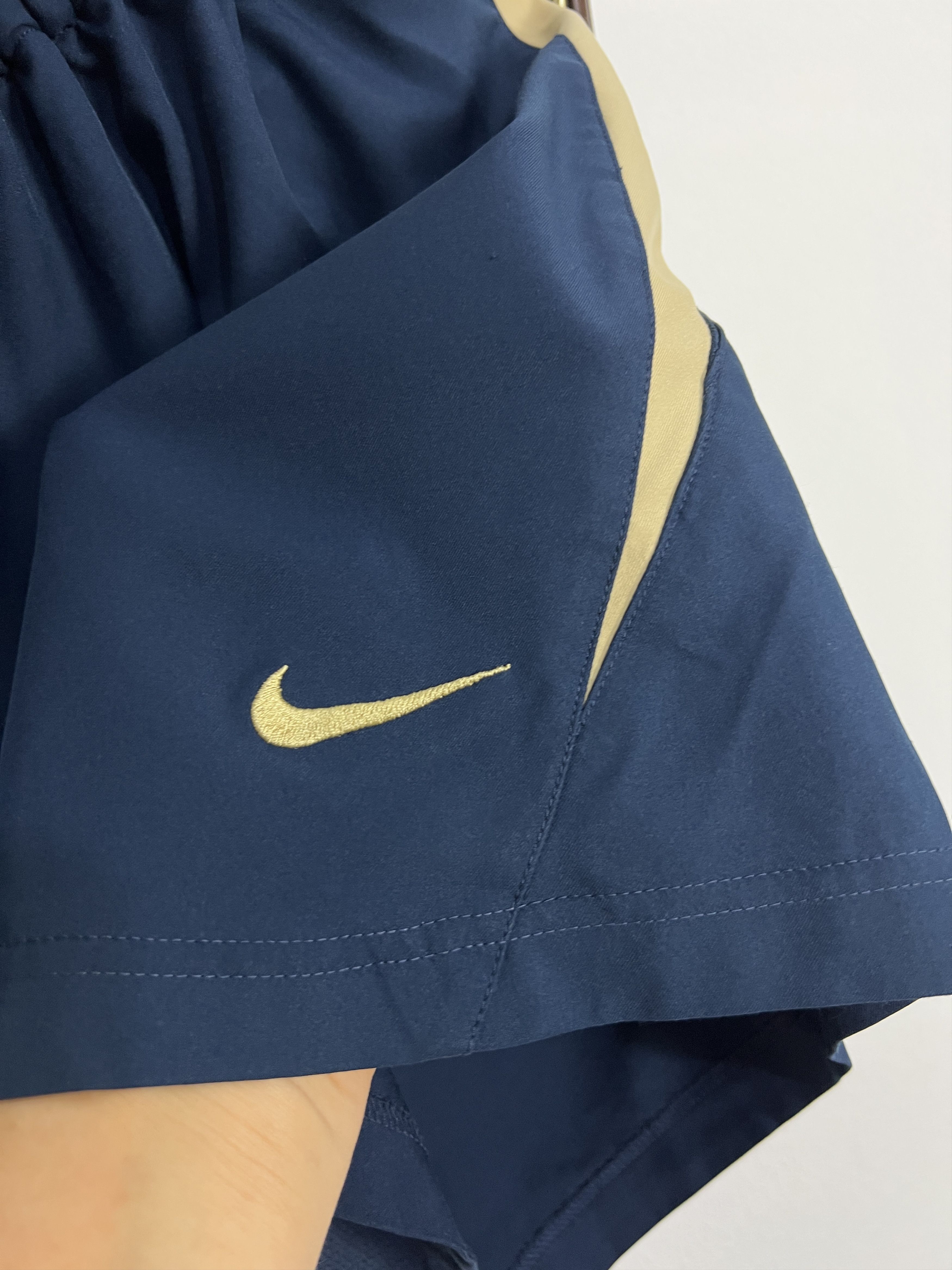 Nike Vintage 1860 Munich Football Shorts Soccer Athletic Rare Size US 32 / EU 48 - 4 Thumbnail