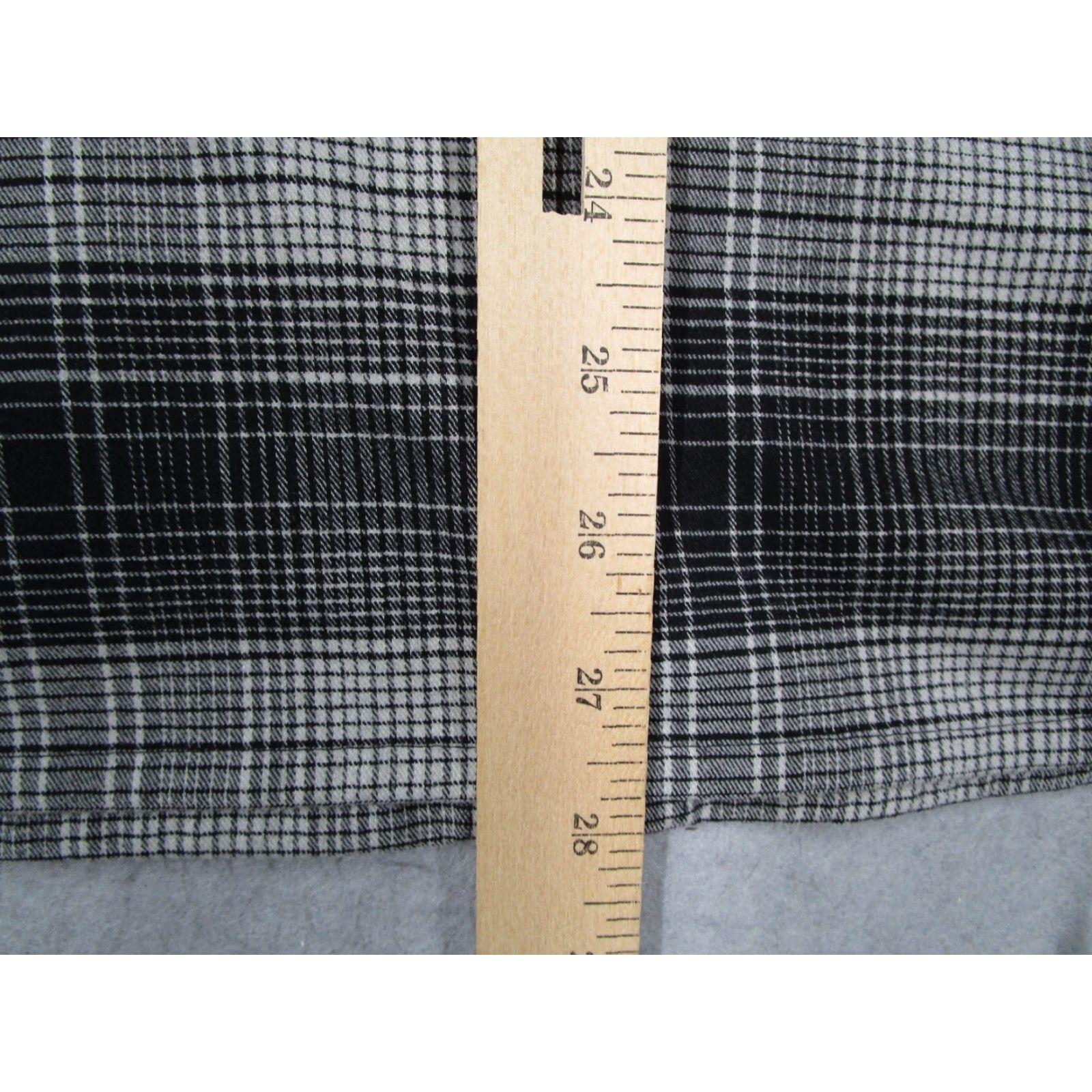 Lululemon Lululemon Shirt Mens Medium Gray Plaid Peak Flannel Button Up Long Sleeve Work Shirt Size US M / EU 48-50 / 2 - 6 Thumbnail