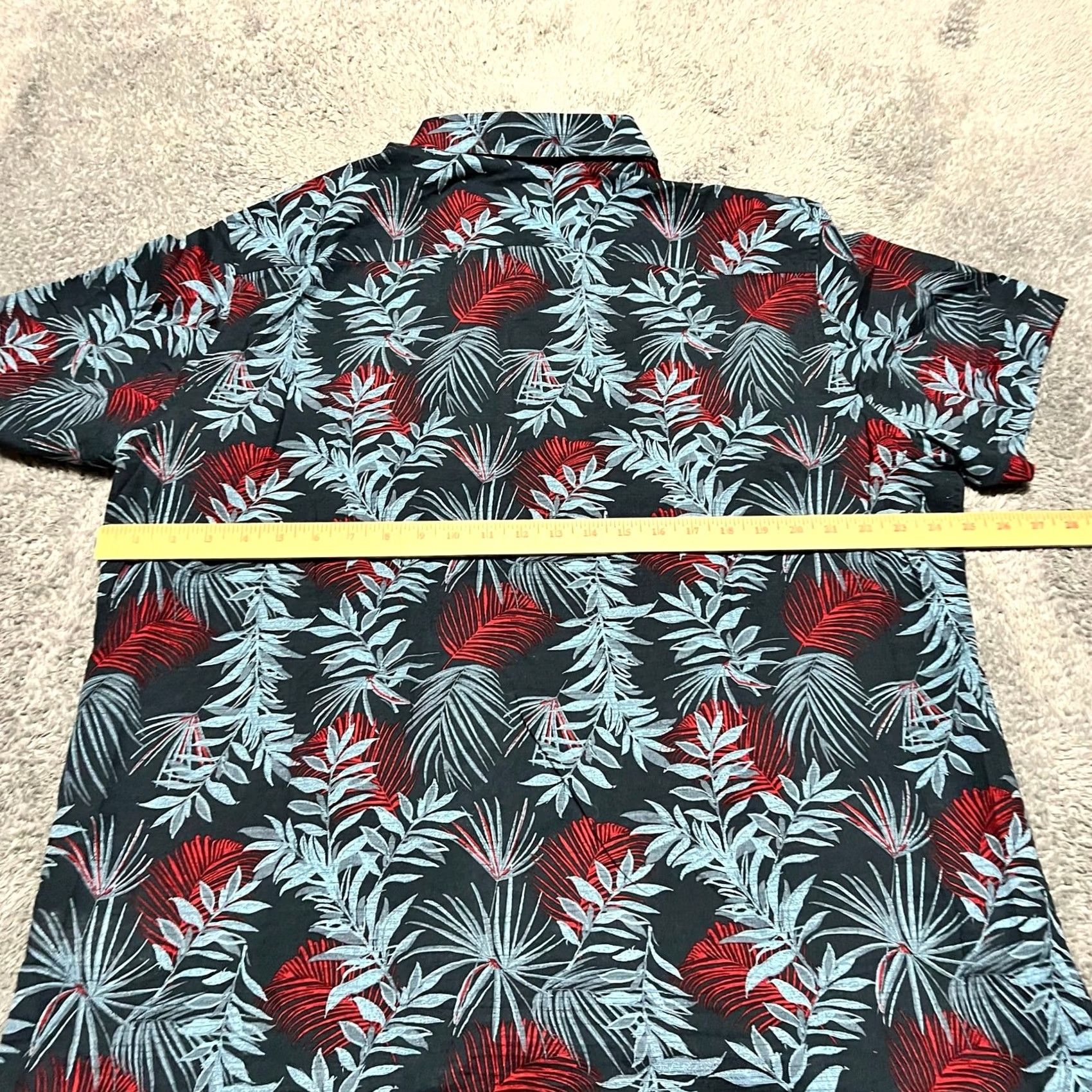 TravisMathew Travis Mathew Shirt Mens XXL Blue Floral Hawaiian Short Sleeve Button RWB Shirt (No further title due to constraint) Size US XXL / EU 58 / 5 - 4 Thumbnail