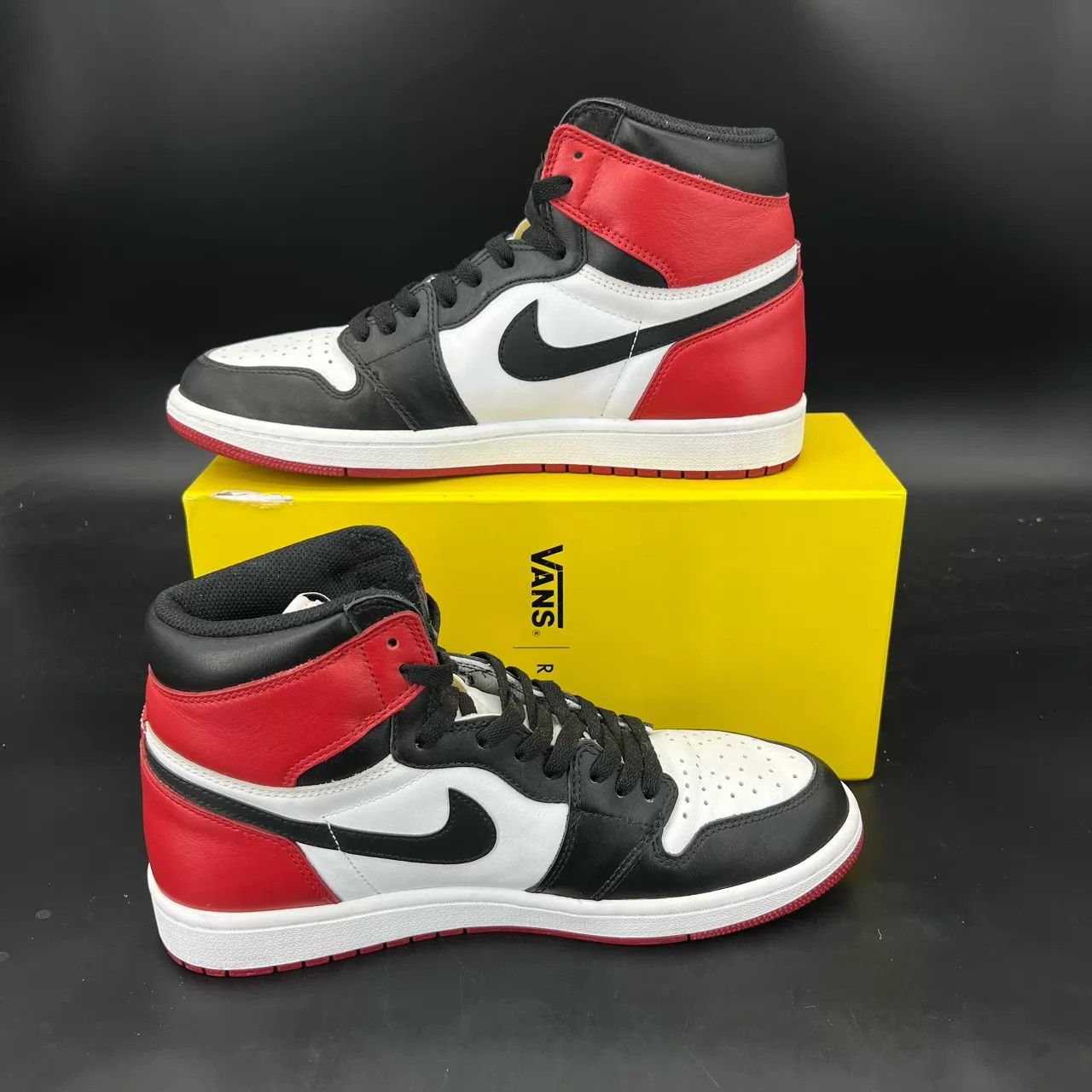 Nike AJ1 Black Toe 44 (Worn 1x, Near New) Boxed Size US 11 / EU 44 - 4 Thumbnail