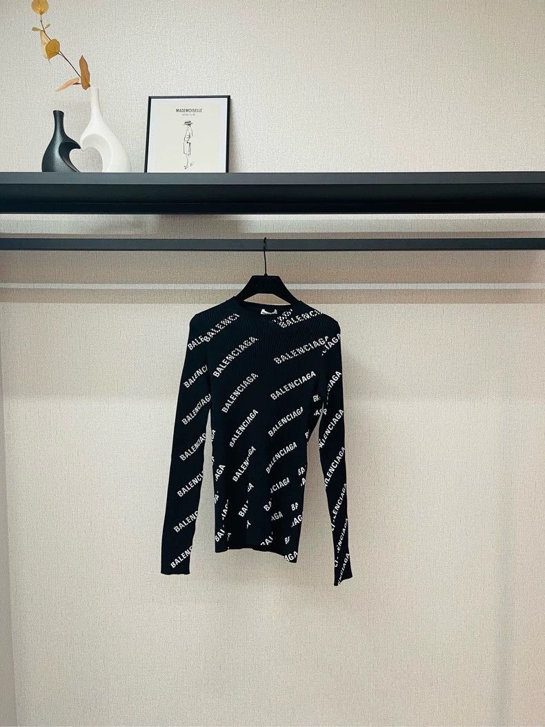Balenciaga Balenciaga Black Full Print Logo Stretch Knit Sweater M Si Size M / US 6-8 / IT 42-44 - 1 Thumbnail