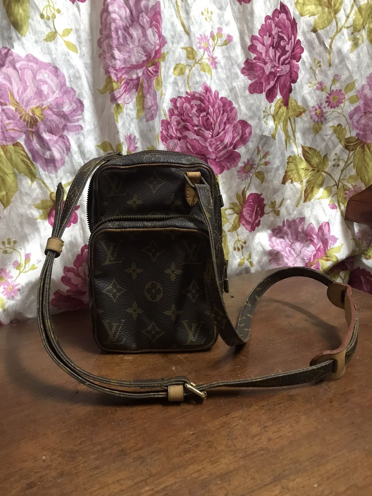 Louis Vuitton Authentic Louis Vuitton Mini Amazon Shoulder Size ONE SIZE - 1 Thumbnail