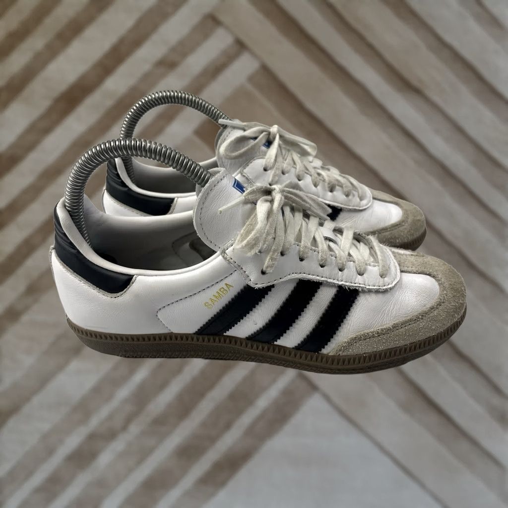 Adidas Adidas Samba OG Low Cloud White Core Black Men’s 5 Gum Sole 2024 Sneaker Shoes Low Top Men US 5 White Samba OG B75806 Size US 5 / EU 37 - 1 Thumbnail