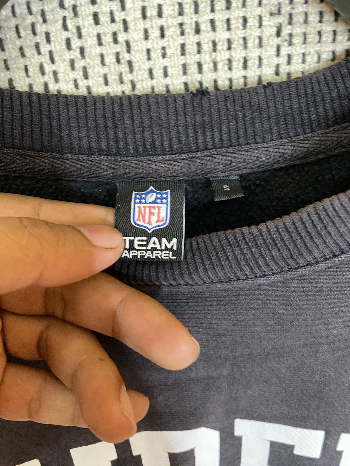 Japanese Brand × NFL 🔥oakland Raiders crewneck sweatshirt pullover sun faded Size US S / EU 44-46 / 1 - 4 Thumbnail