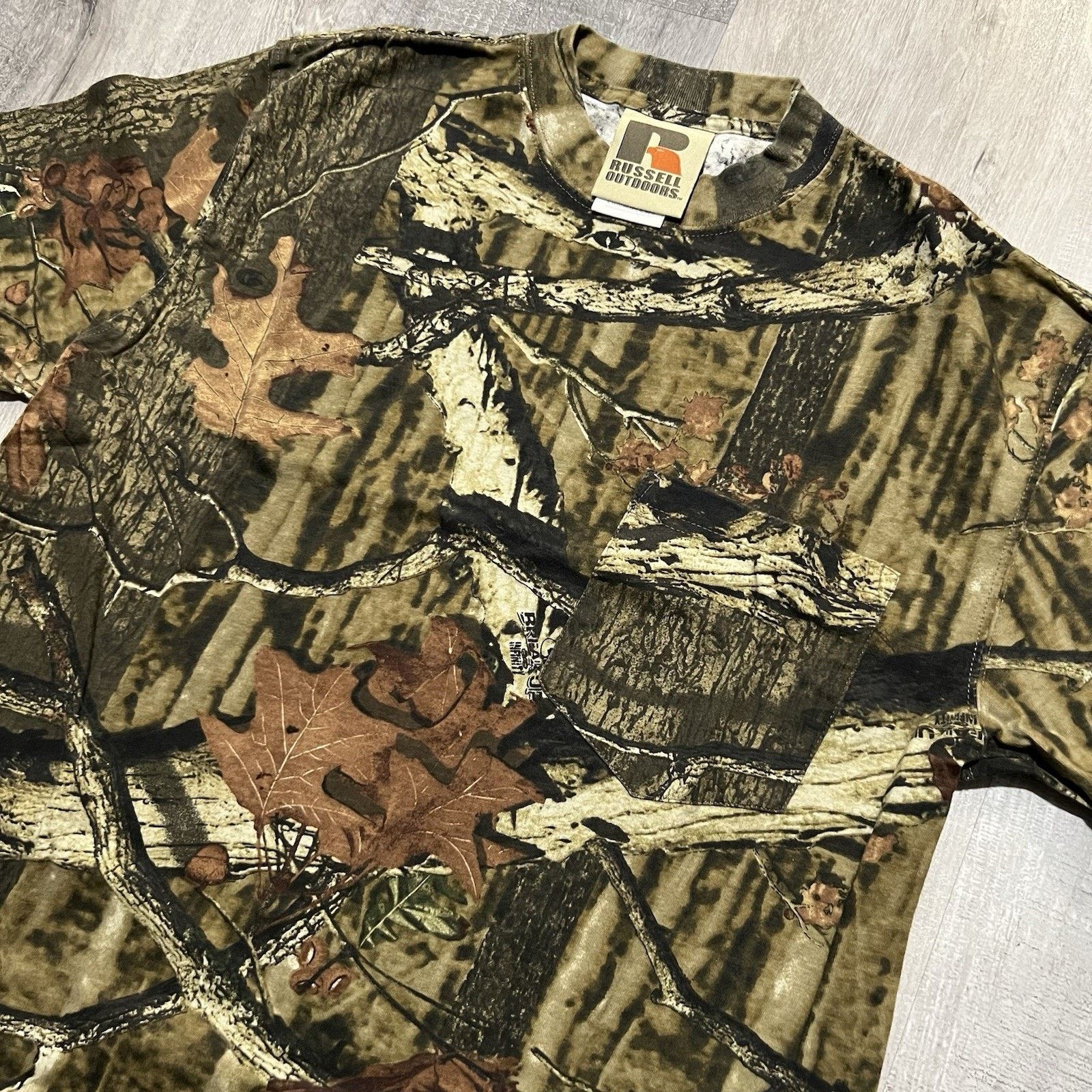 Russell Athletic VTG Russell Athletic Outdoor Camo Y2K Hunting Grunge T Shirt Size US L / EU 52-54 / 3 - 2 Thumbnail