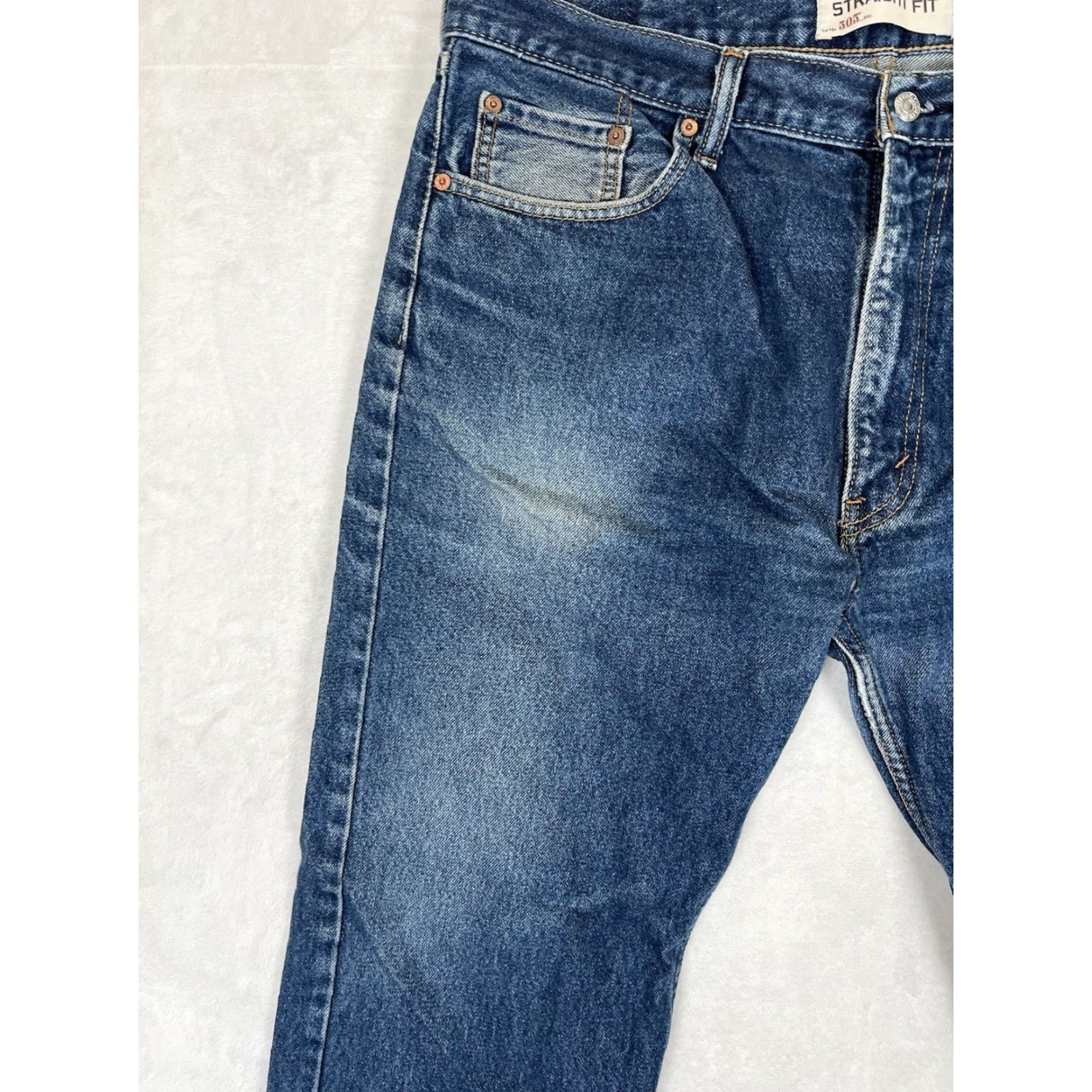 Levi's VINTAGE Levi’s 505 Jeans Denim Blue Medium Wash 40x30 Straight Jeans Men 90s USA Denim Straight Model Levi’s 505 Waist 40 Inseam 30 In Mens Size US 40 / EU 56 - 2 Thumbnail