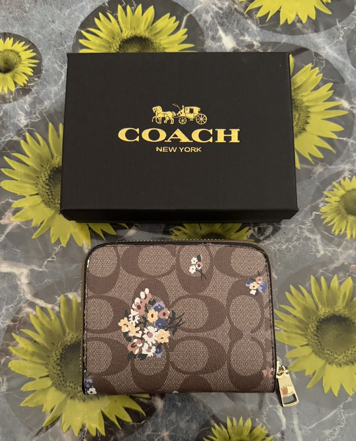 Coach Coach Brown Signature Floral Cluster Small Zip Wallet Size ONE SIZE - 2 Thumbnail