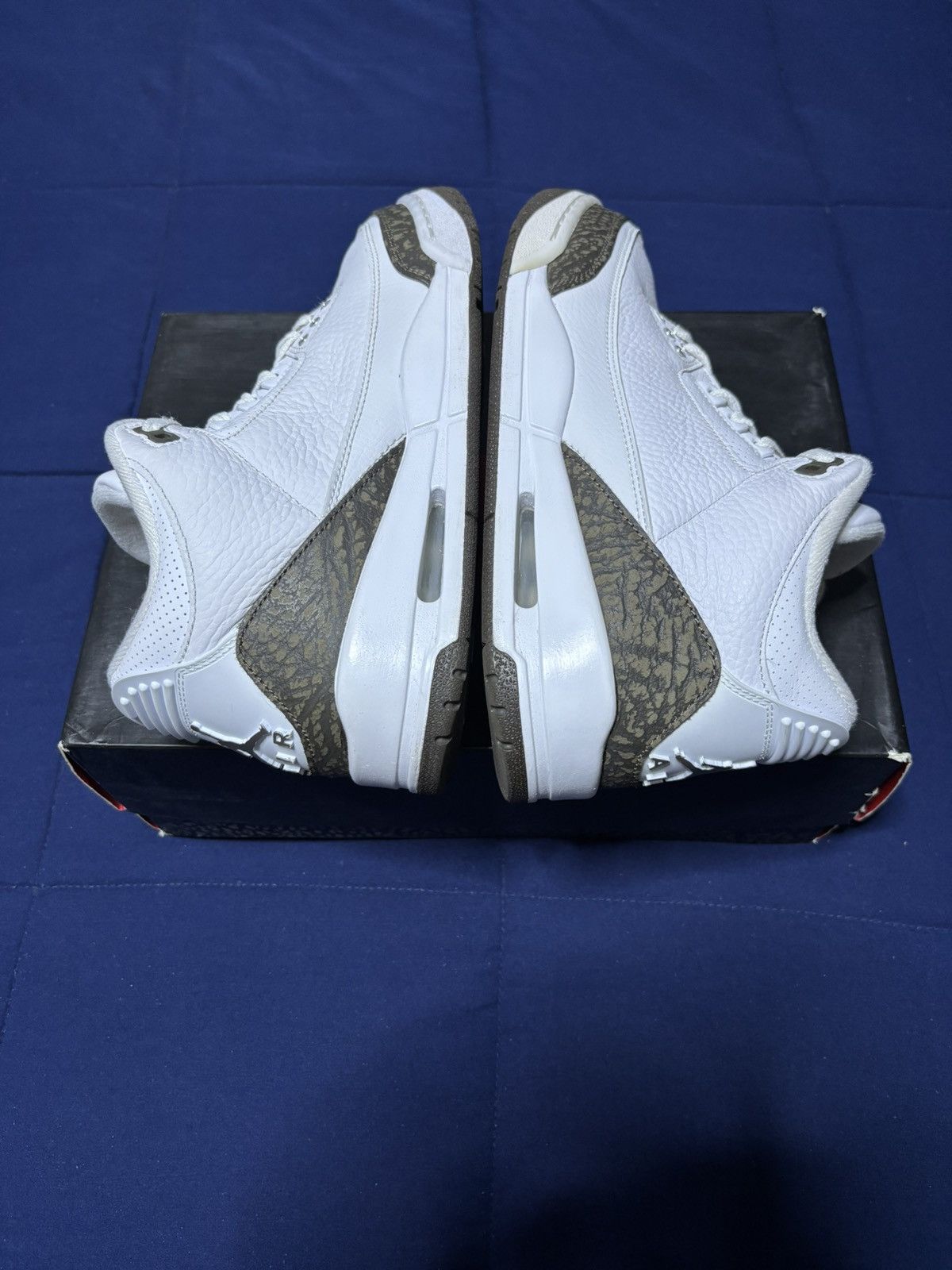 Jordan Brand Jordan 3 Retro Mocha 2018 Size 8.5 Size US 8.5 / EU 41-42 - 2 Thumbnail