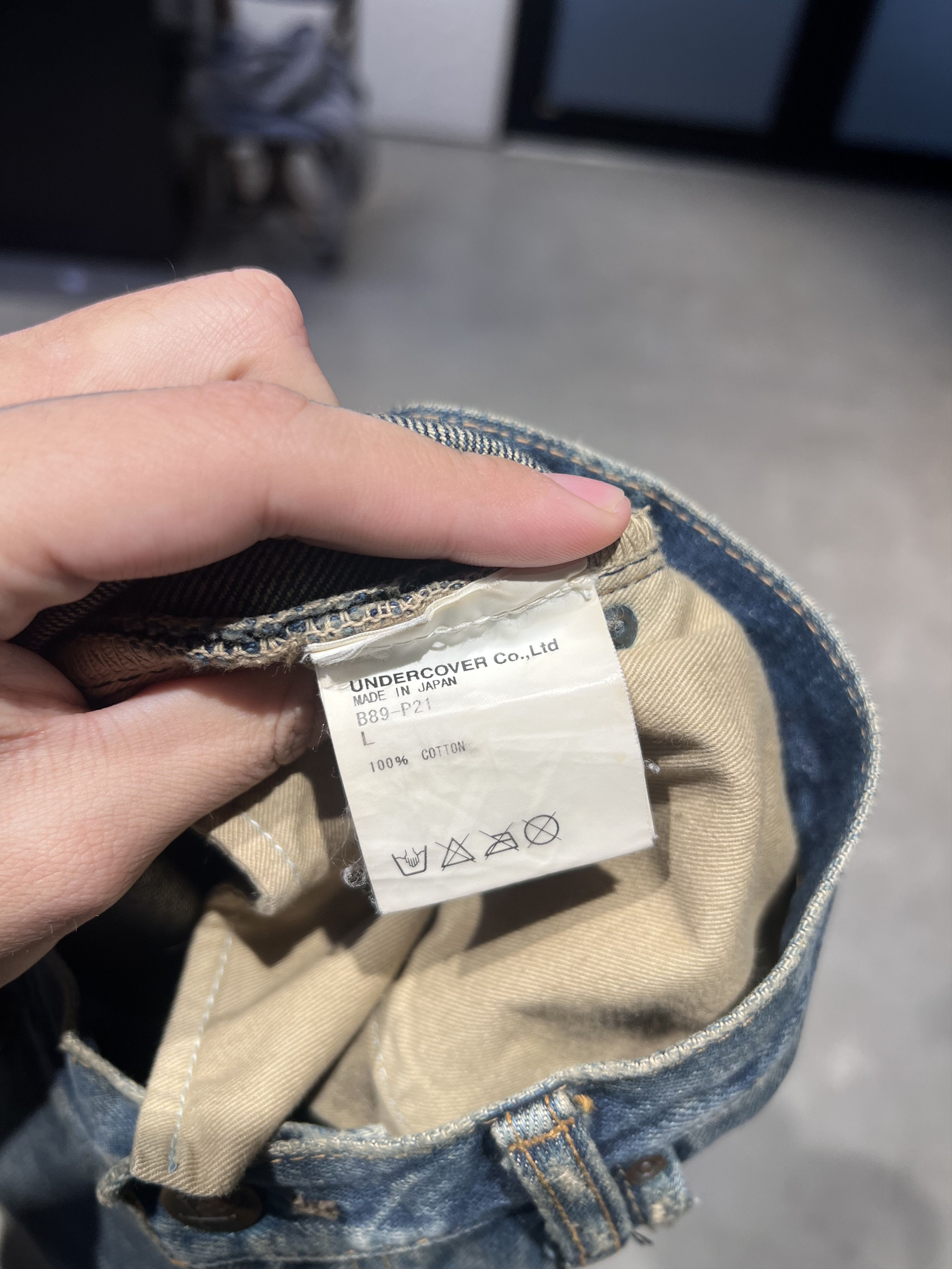 Undercover 68 red yarns