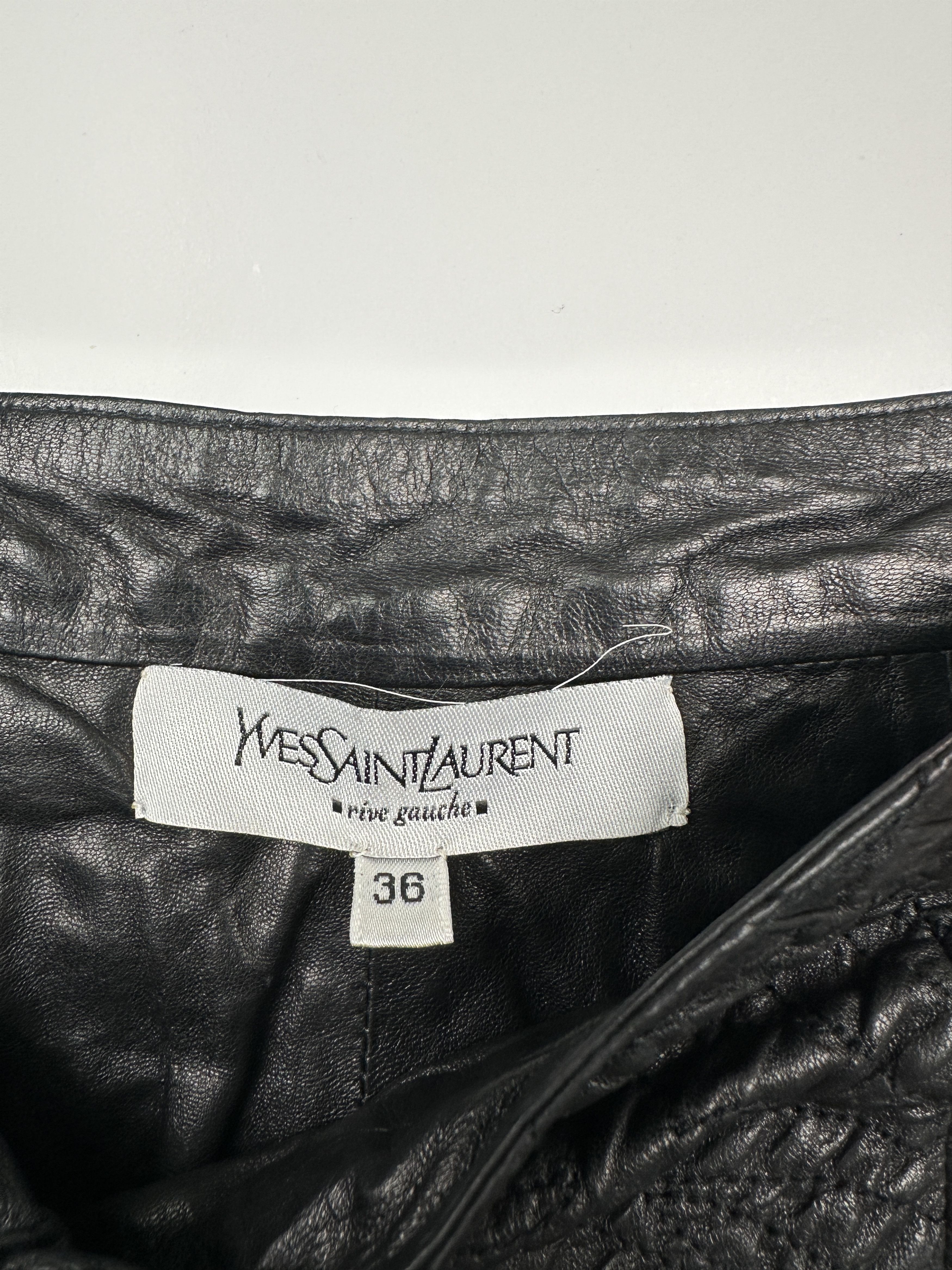 Yves Saint Laurent Yves Saint Laurent Black Embossed Slim Cut Skirt Size 25" / US 0 / IT 36 - 7 Thumbnail