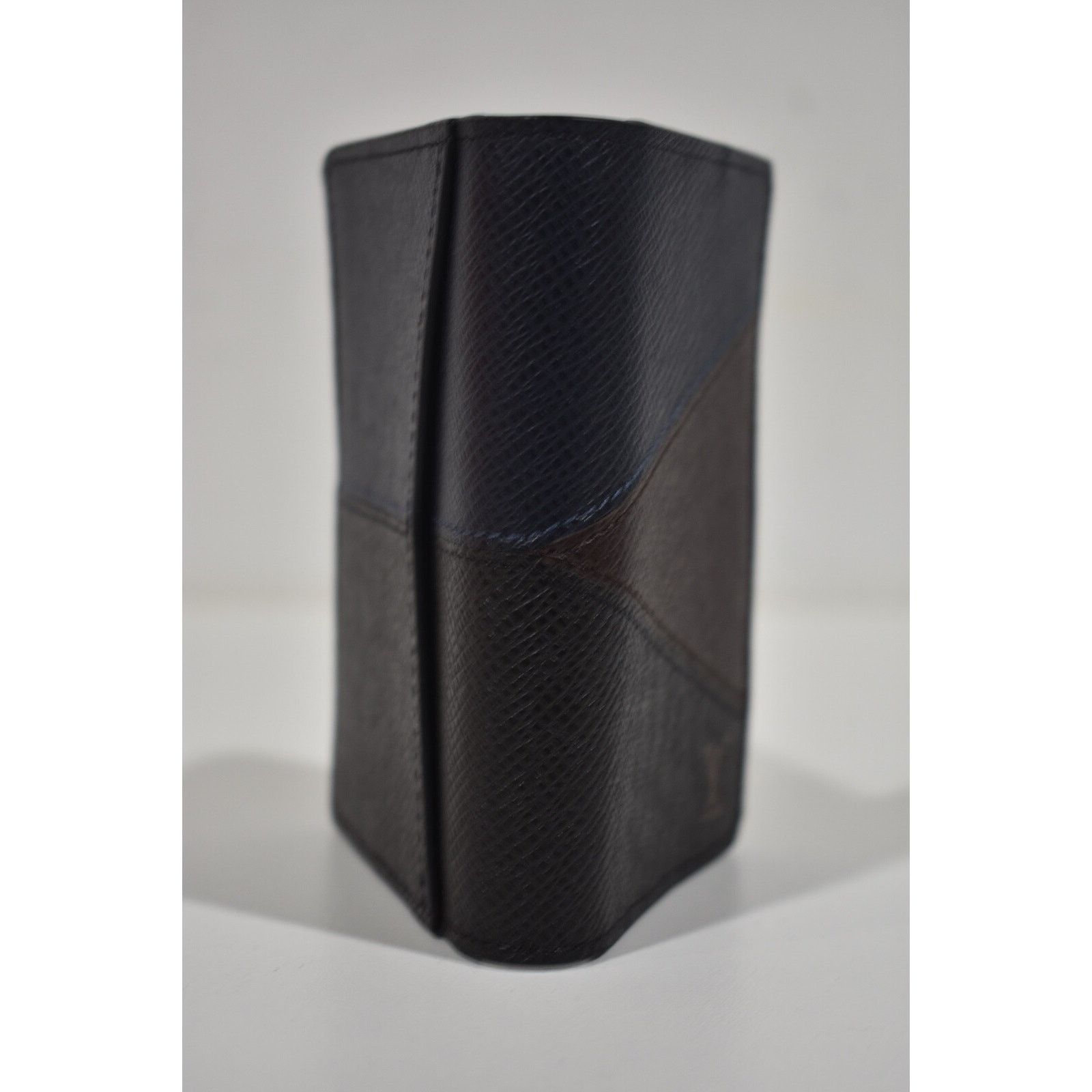 Louis Vuitton Louis Vuitton Taiga V Monogram Pocket Organizer Wallet Size ONE SIZE - 3 Thumbnail