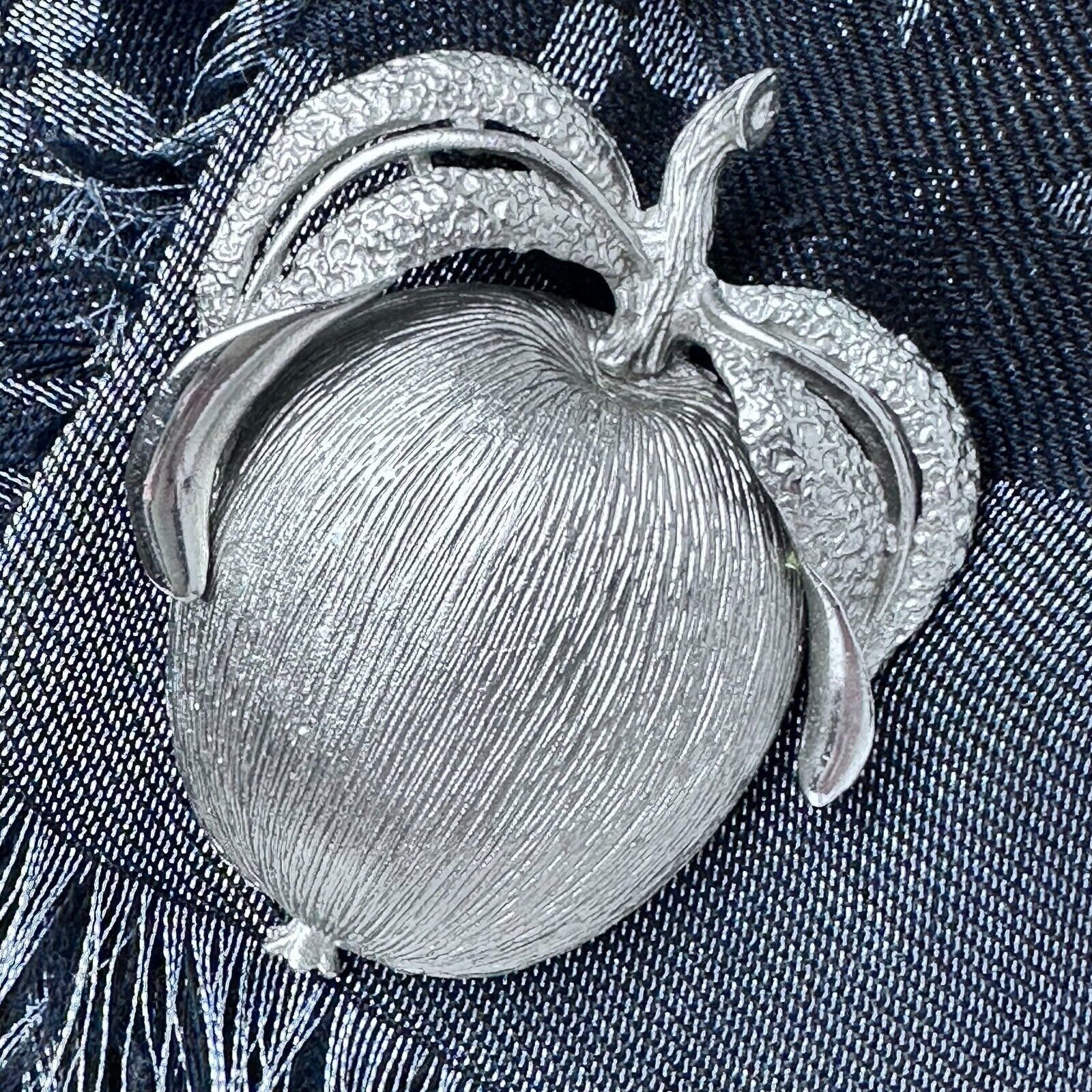 Other Sarah Coventry Vintage Silver Tone Apple Delight Brooch Pin Size ONE SIZE - 7 Thumbnail
