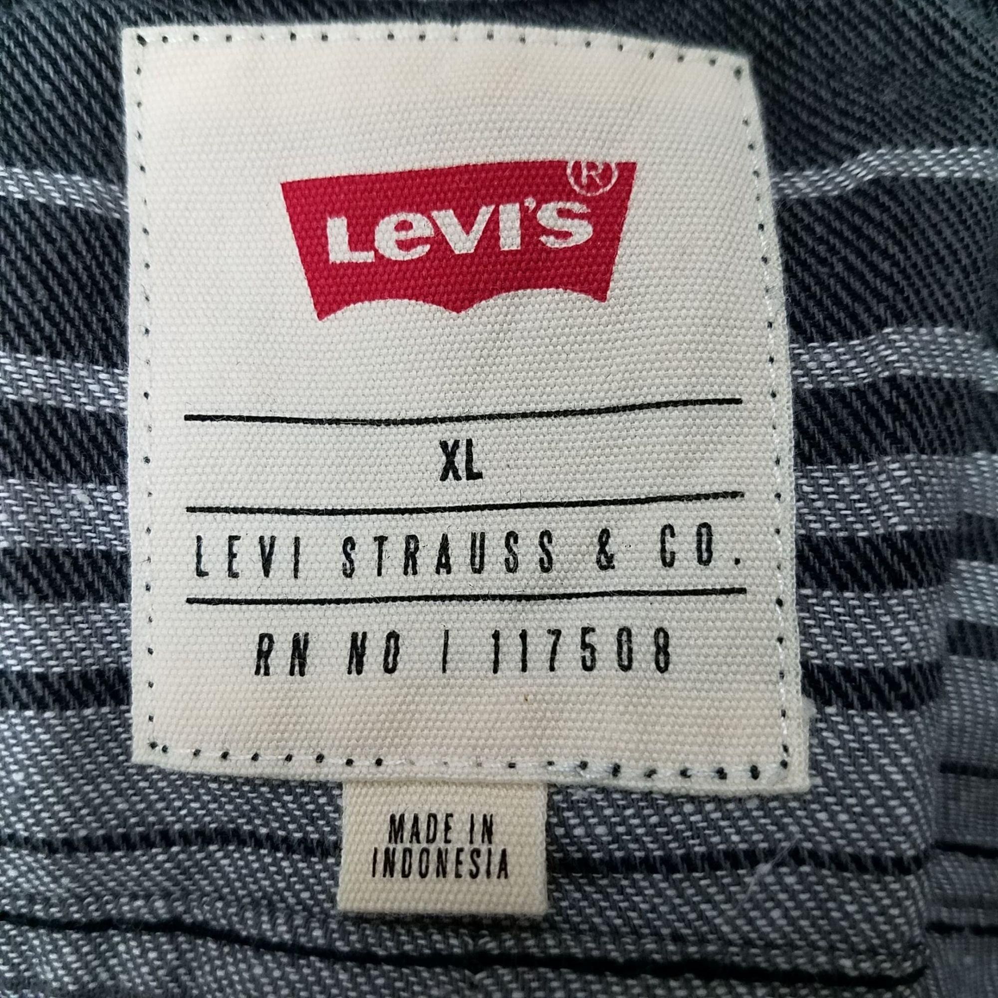 Levi's Levi's Men's Plaid Shirt. XL Size US XL / EU 56 / 4 - 4 Thumbnail
