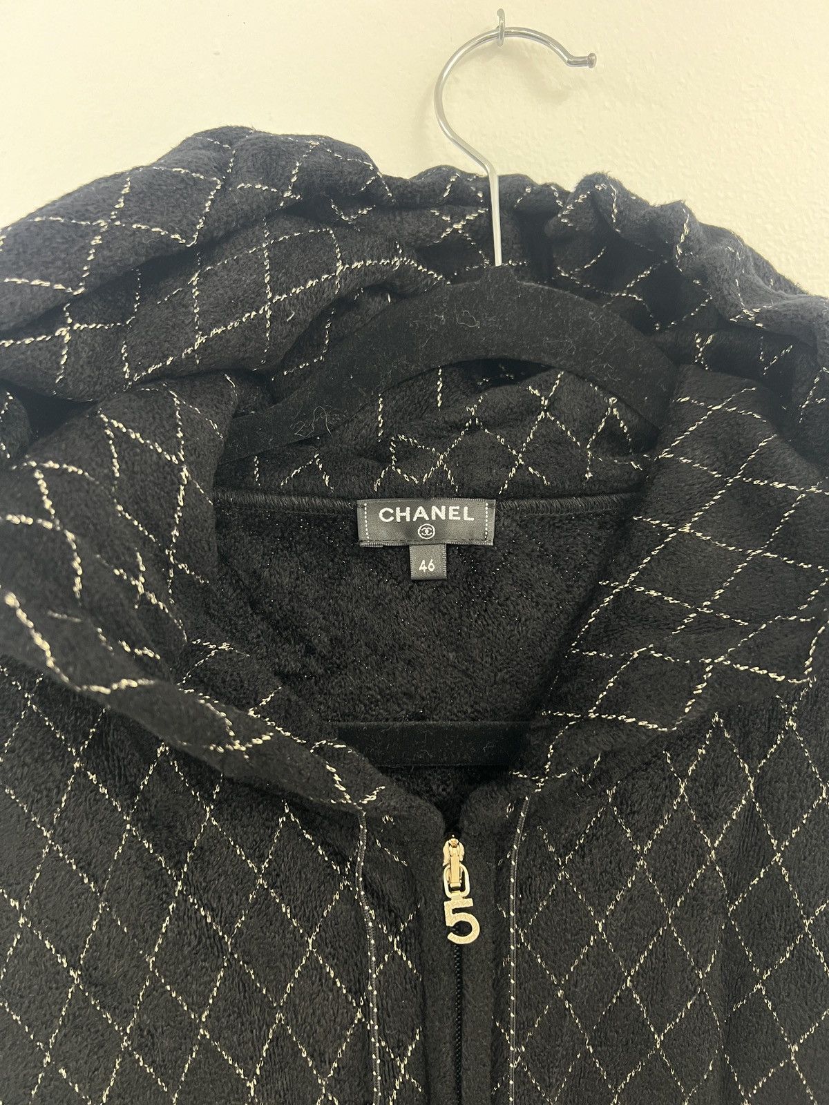 Chanel Incredibly rare $3,350 Chanel viscose hoodie RARE SIZE Size US M / EU 48-50 / 2 - 2 Thumbnail