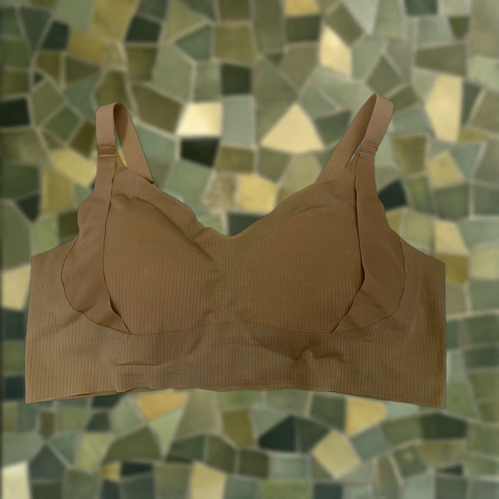 Vintage Unbranded WomensBra 5XL Tan Ribbed Wireless Padded Soft Adjustable Shirt Bra Womens 5XL Tan Ribbed Wireless Padded Adjustable Size ONE SIZE - 1 Thumbnail