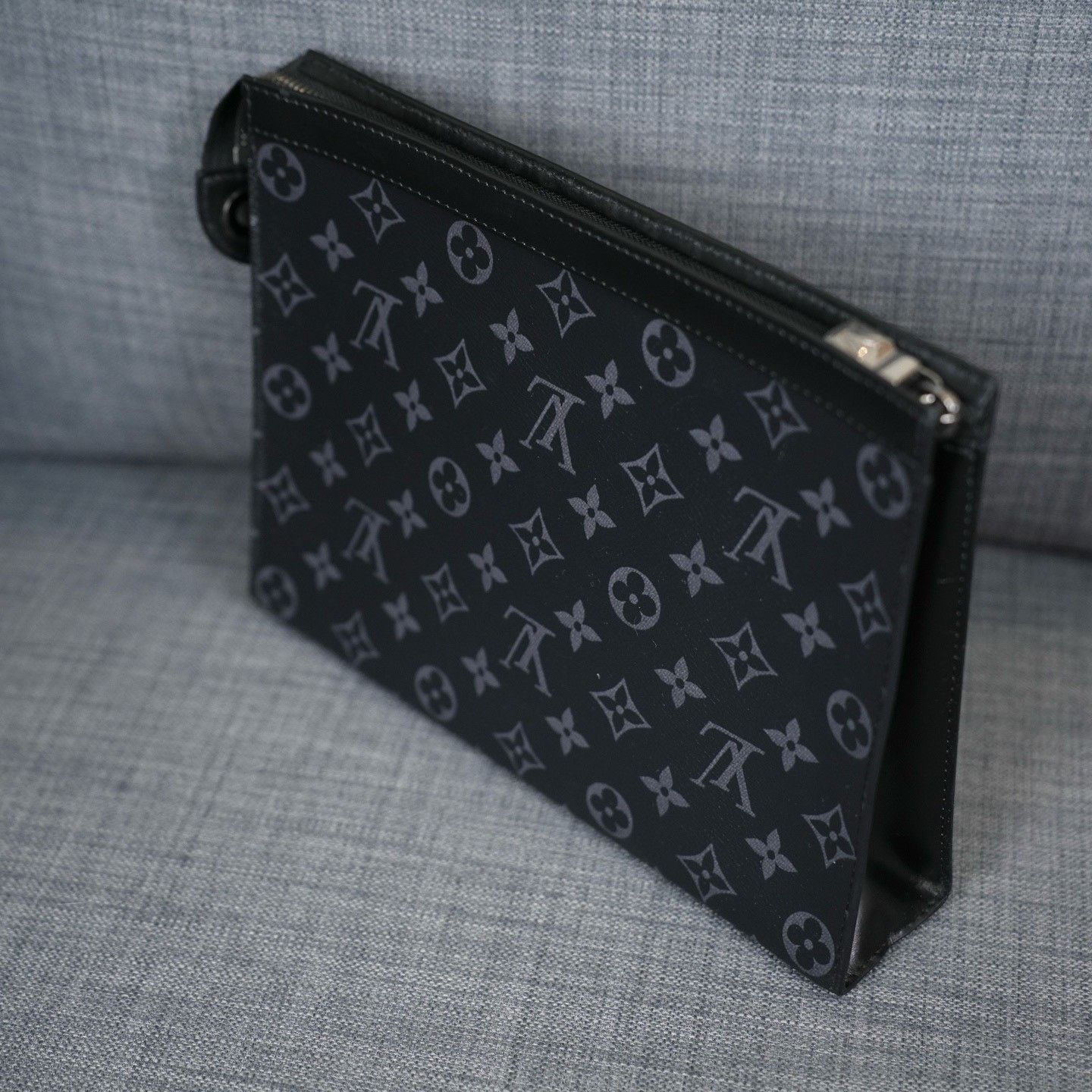 Louis Vuitton Louis Vuitton Black Bag one size Men Size ONE SIZE - 1 Thumbnail