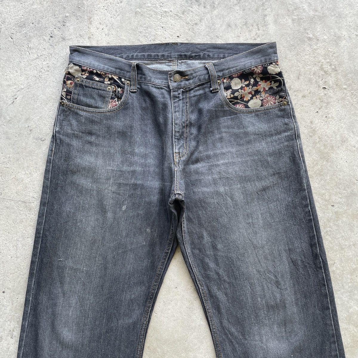 Japanese Brand × Vintage W35💥 Japanese Vintage Flora Design Black Faded Jeans Pants Size US 35 - 3 Thumbnail