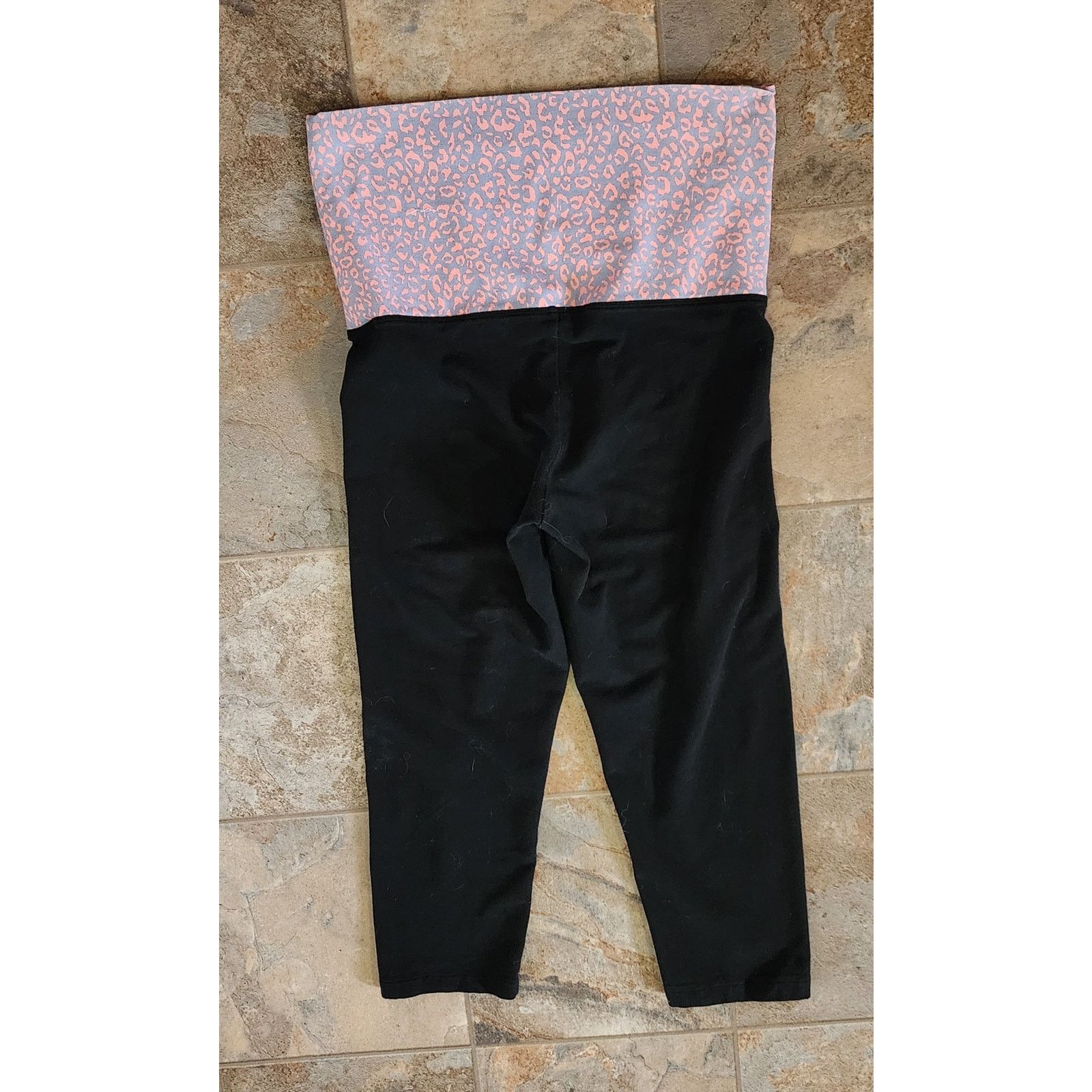 Victoria's Secret Pink Victoria Secret Yoga embellished pants, XS leggings Size 28" / US 6 / IT 42 - 5 Thumbnail