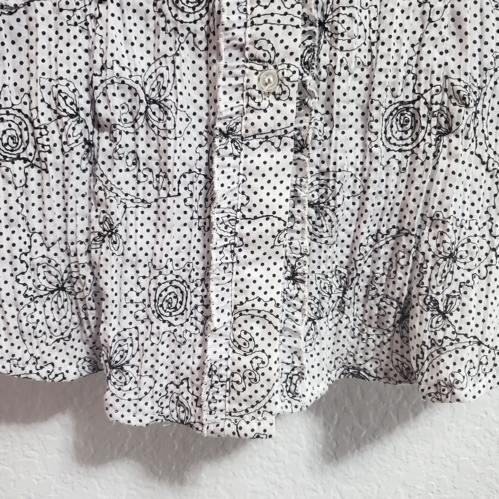 Vintage MacDougal & Houston Top Women L White Black Polka Dot Floral Embroidered Ruffle Button-Up Short Sleeve Collared Size L / US 10 / IT 46 - 6 Thumbnail