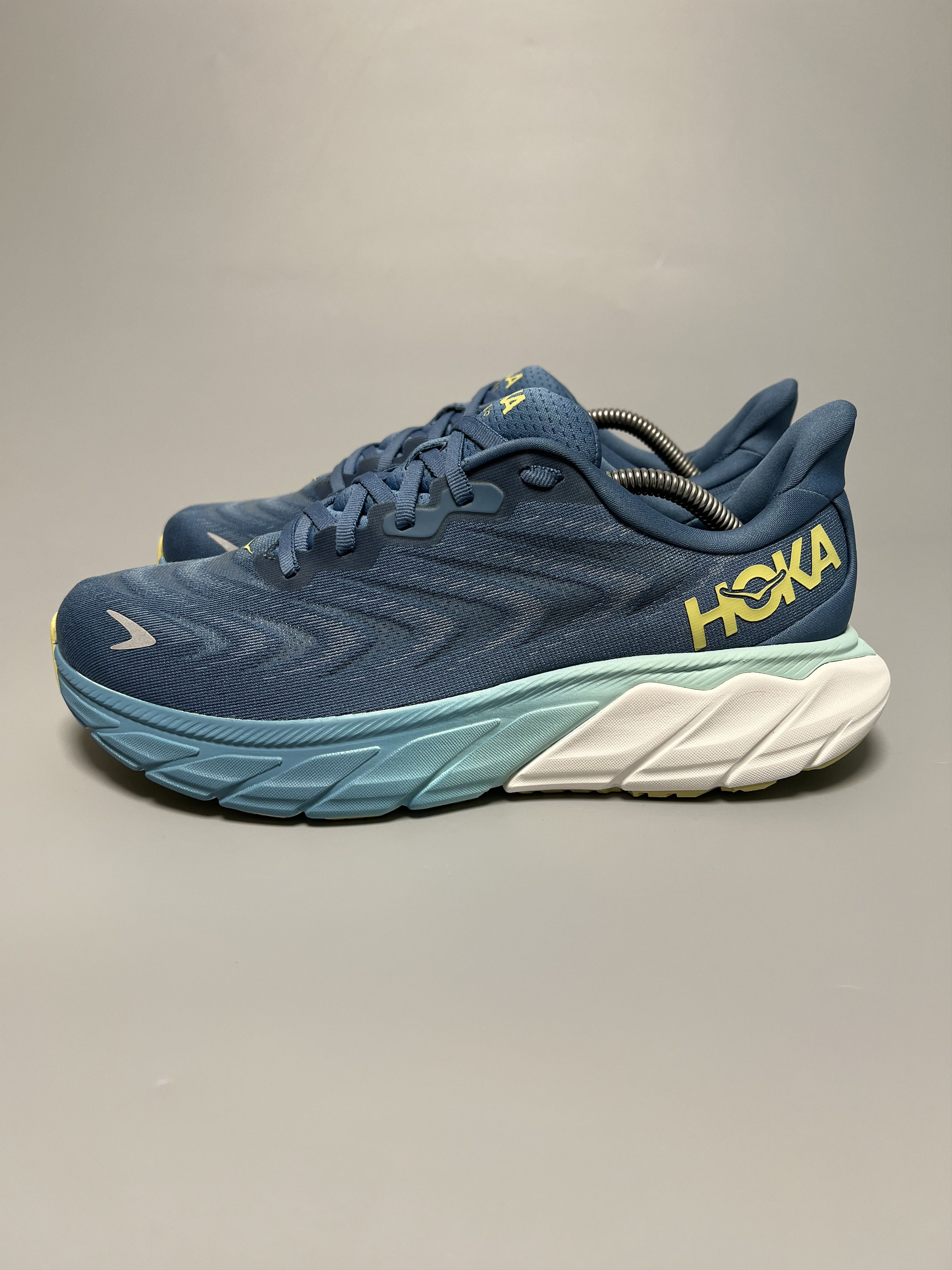 Hoka 9D Hoka One One Arahi 6 Running Shoes Walking Gym Size US 9 / EU 42 - 1 Thumbnail