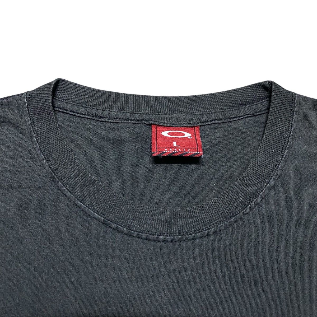 Oakley Rare‼️🔥Vintage Oakley Embossed Logo T-Shirt Size US M / EU 48-50 / 2 - 4 Thumbnail