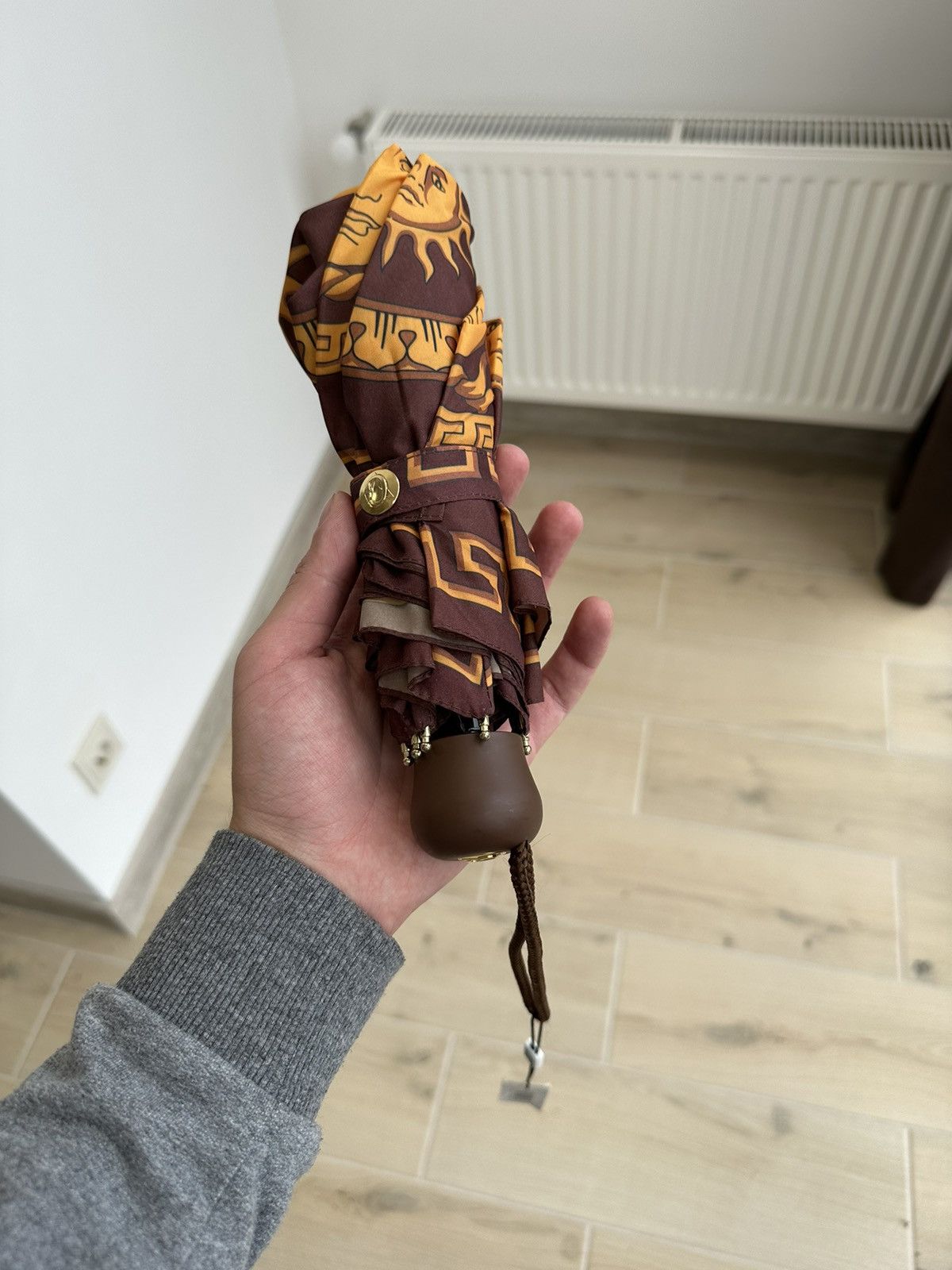 Versace NEW Vintage Versace Medusa Umbrella Brown / Gold 90’s Size ONE SIZE - 4 Thumbnail