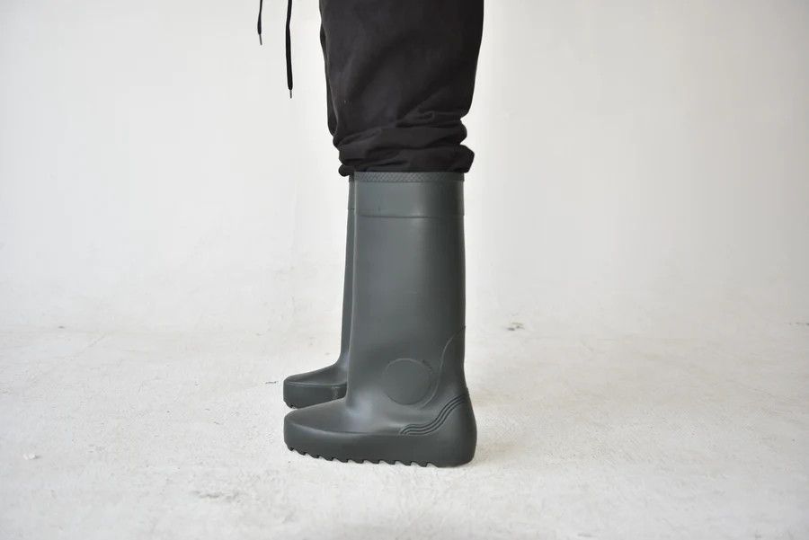 Pre-owned Yeezy Season Unreleased Sample Archive Season 3 Duckboot In Grey