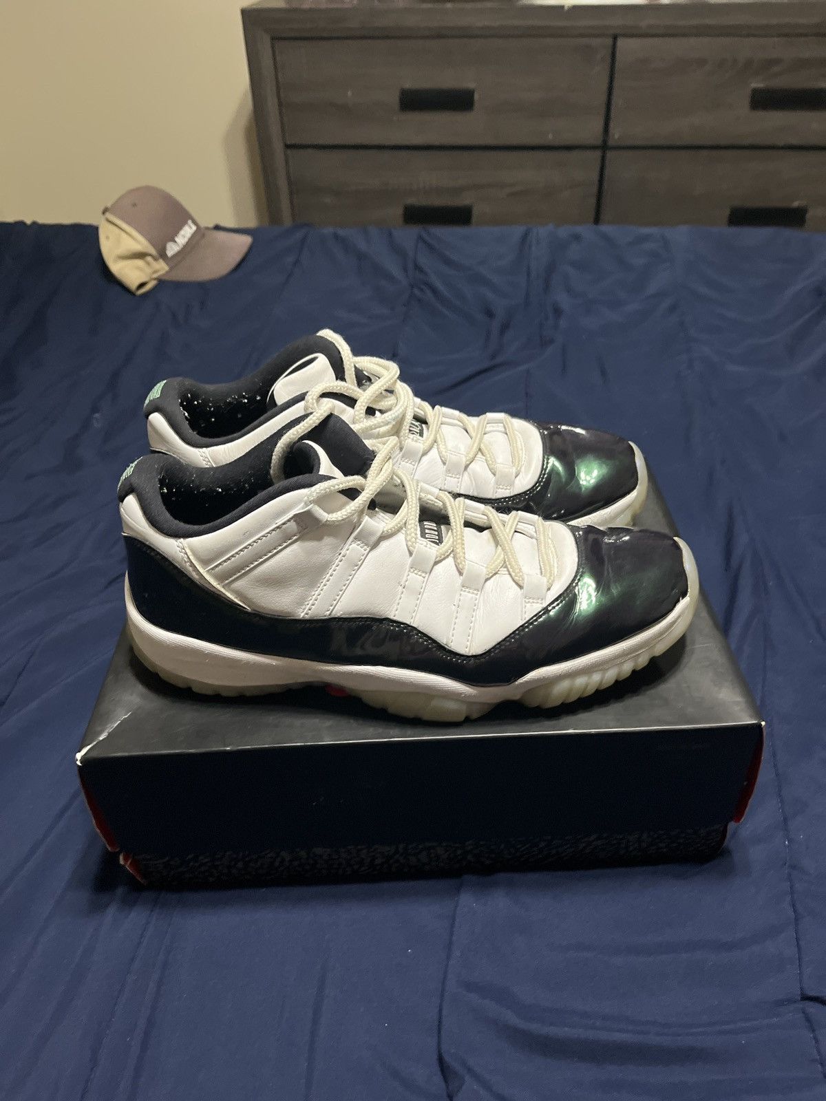 Jordan Brand Jordan 11 Low Emerald Size US 12 / EU 45 - 1 Thumbnail