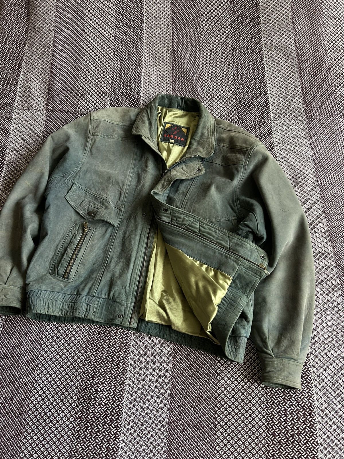 Genuine Leather Vintage Leather Bomber Jacket Heavy Faded Thrashed Size L Size US L / EU 52-54 / 3 - 9 Thumbnail