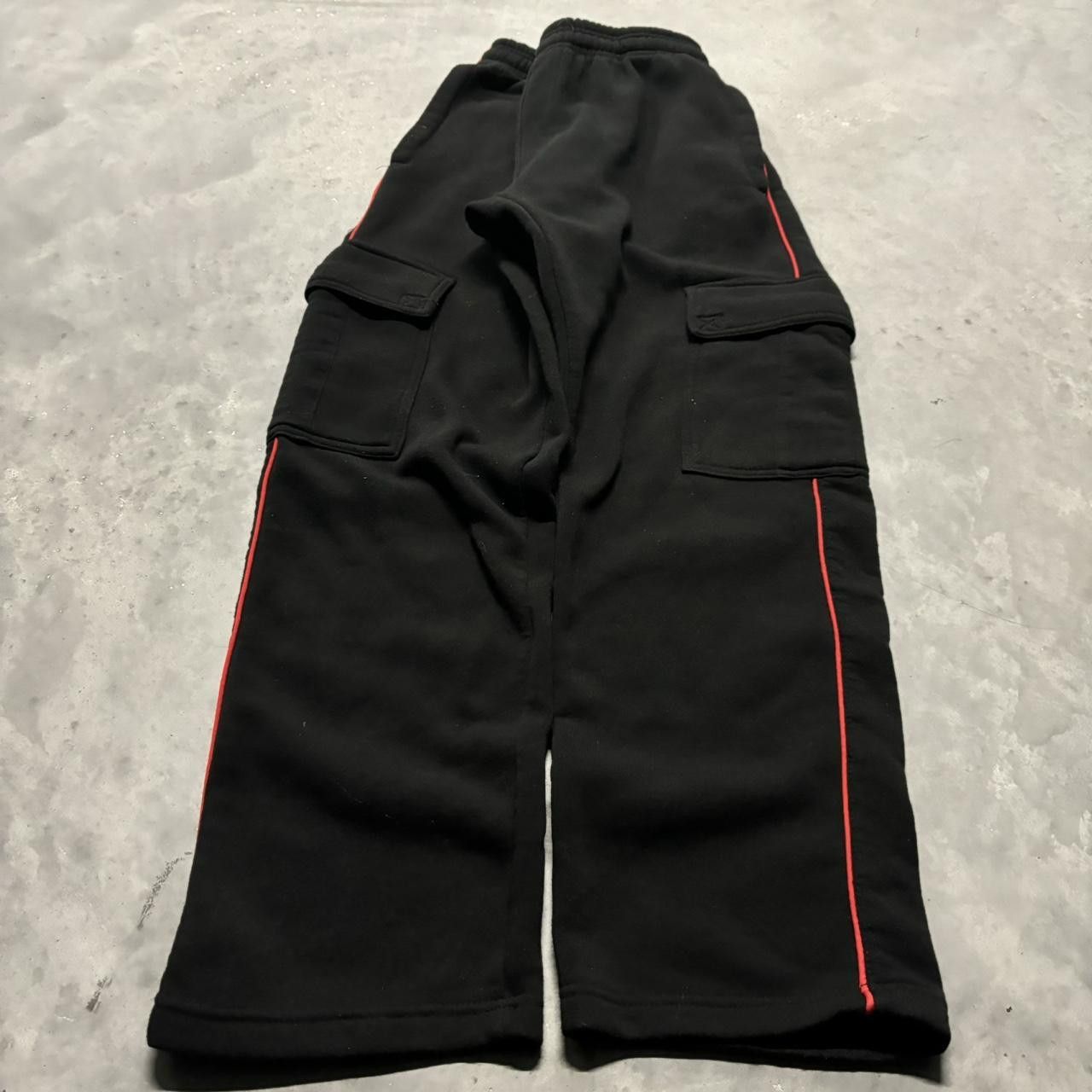 Japanese Brand Vintage Y2K/2000s Baggy Black and Red Cargo Sweatpants! Size US 32 / EU 48 - 3 Thumbnail