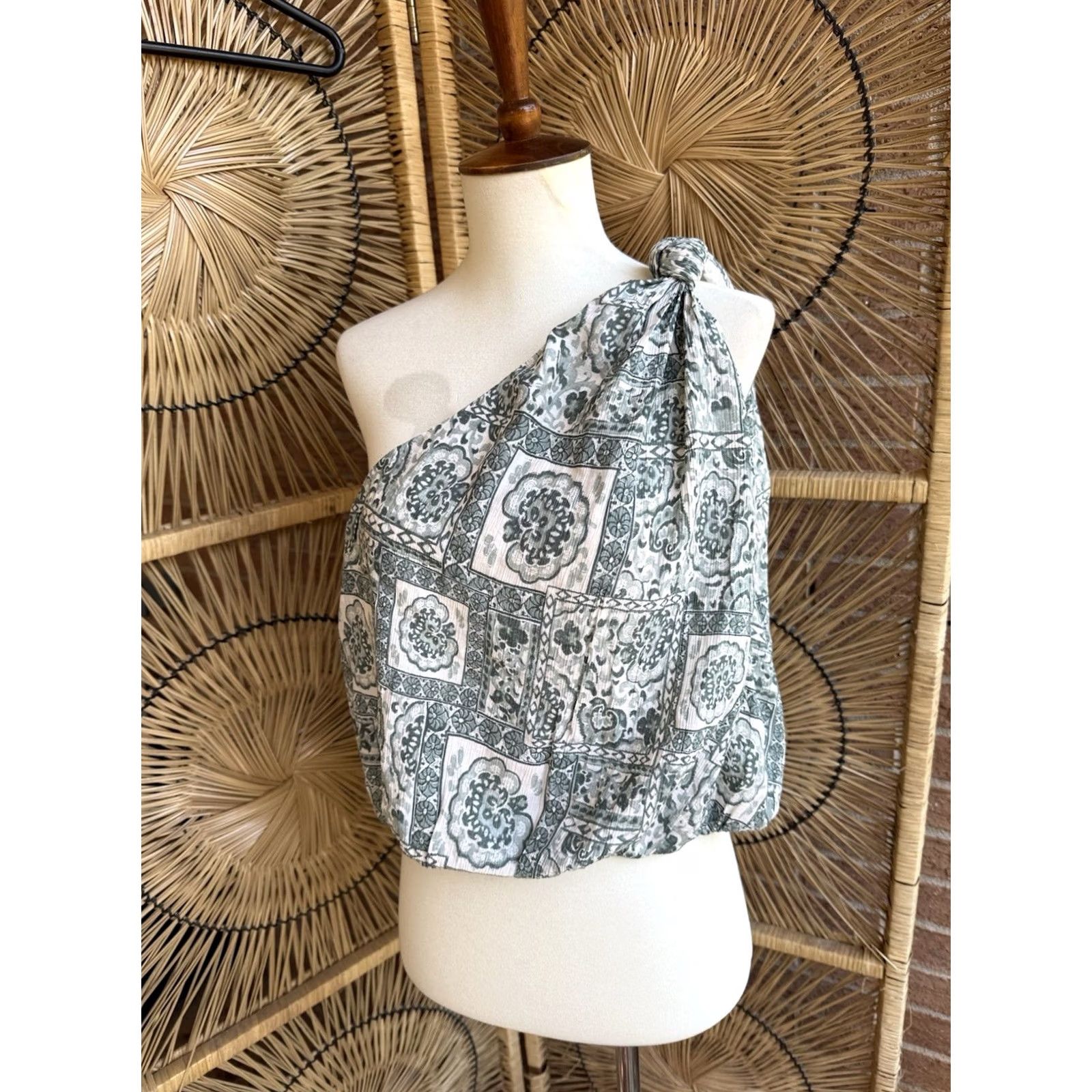 Abercrombie & Fitch Abercrombie & Fitch Women’s Tank Top L Green White Asymmetrical Crinkle Boho Shirt Womens Size L / US 10 / IT 46 - 2 Thumbnail