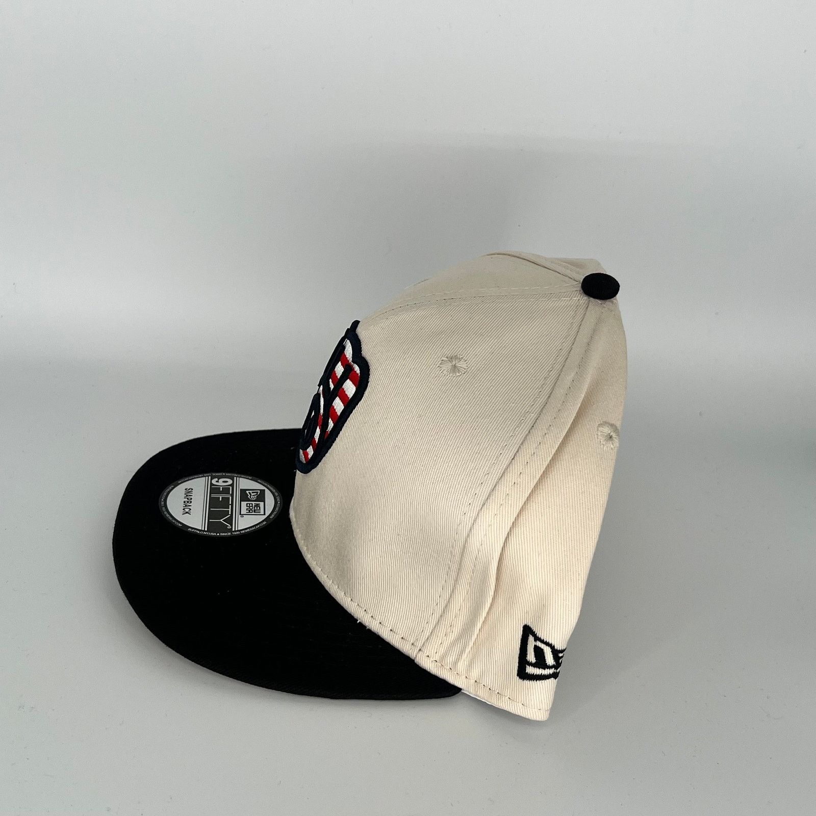 New Era White Black Milwaukee Brewers N.L. Side Patch New Era MLB Size ONE SIZE - 2 Thumbnail