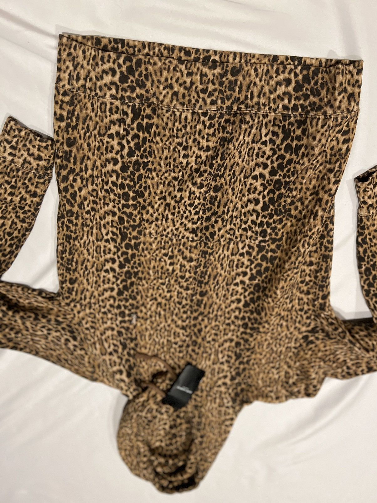 Saint Laurent Paris Saint Laurent men’s leopard print hoodie. S. $1090 Size US S / EU 44-46 / 1 - 2 Thumbnail
