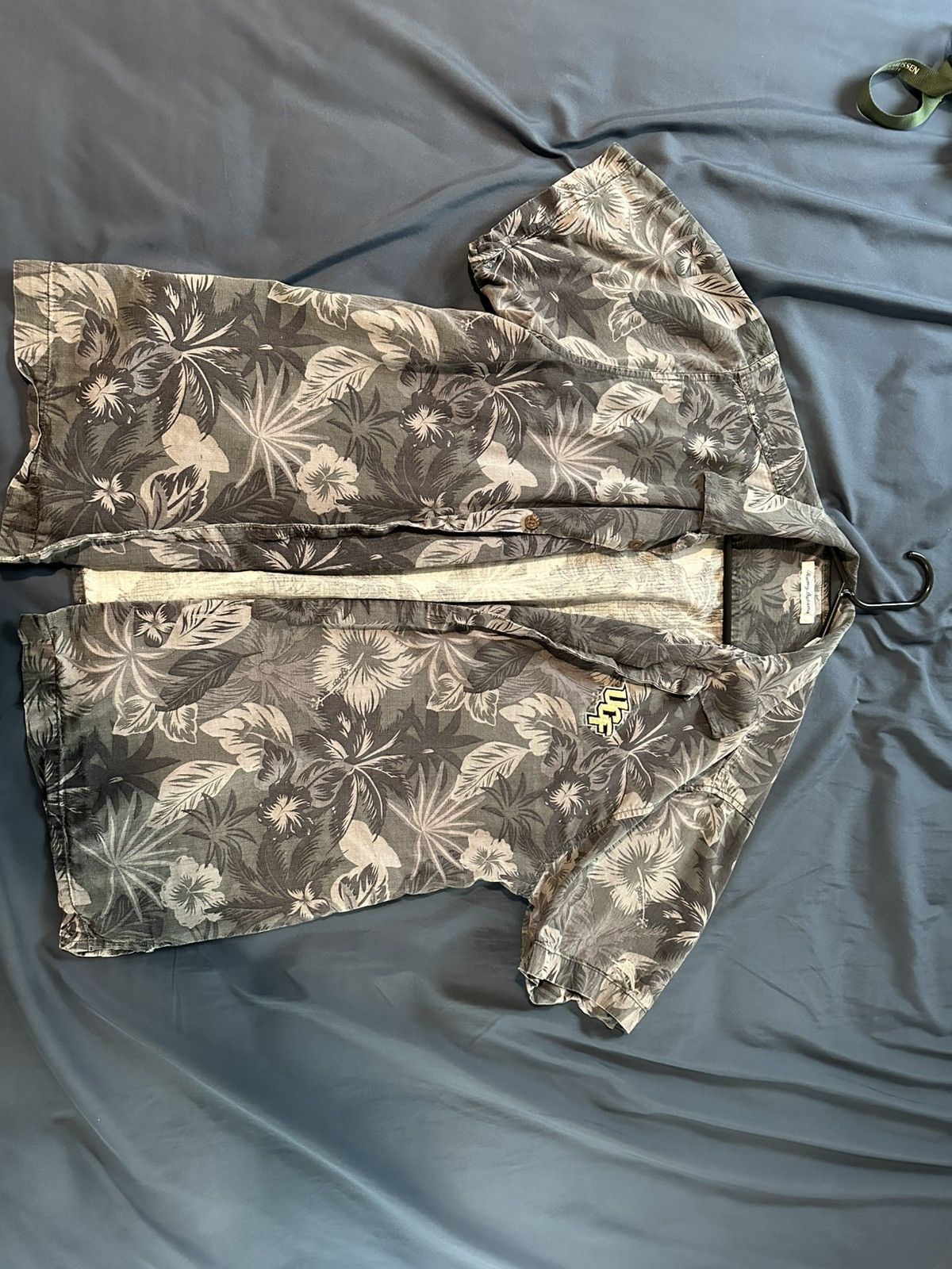 Tommy Bahama UCF Tommy Bahama Shirt Size US M / EU 48-50 / 2 - 1 Thumbnail