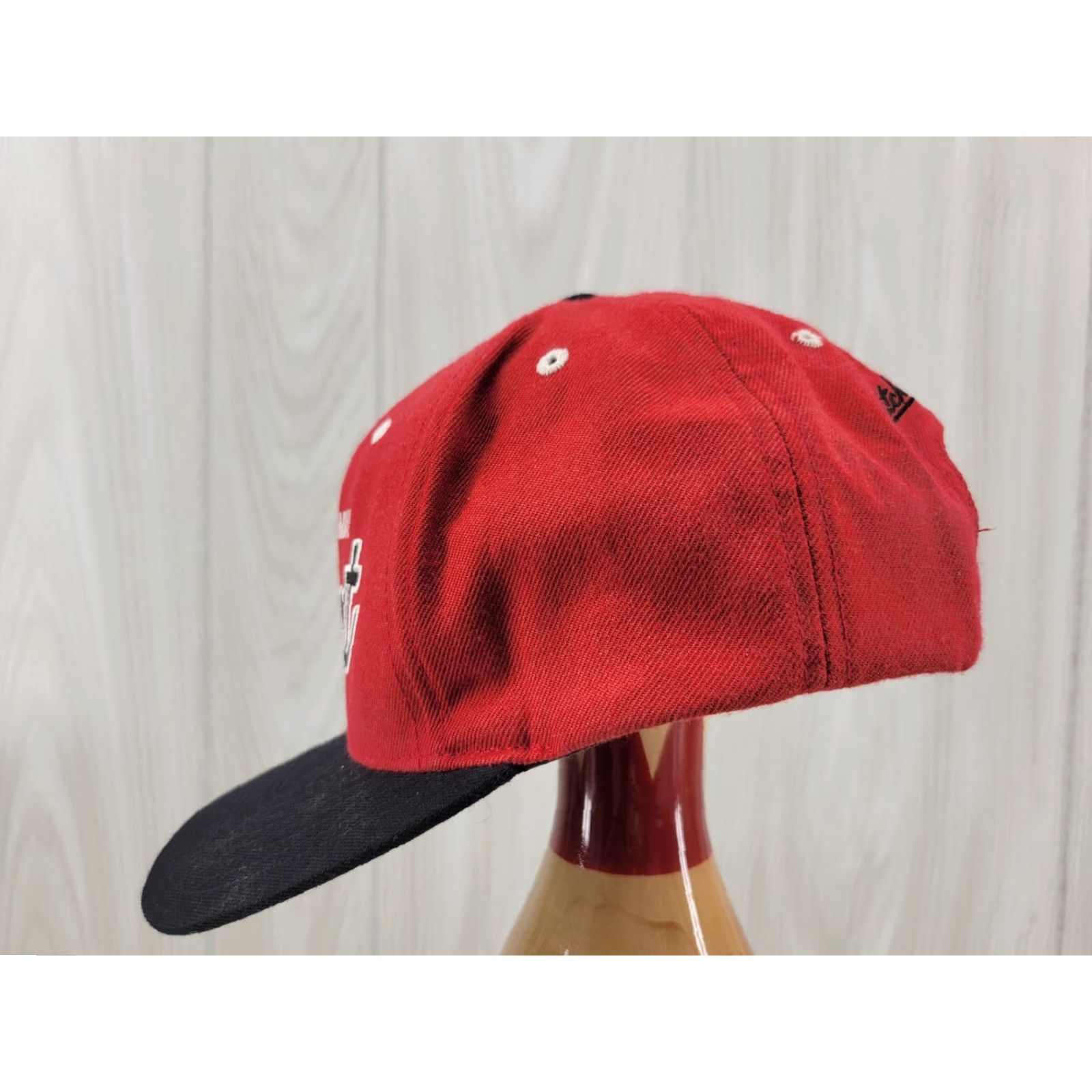 Mitchell & Ness Miami Heat Mitchell And Ness Embroidered Adjustable Snapback Cap Size ONE SIZE - 4 Thumbnail
