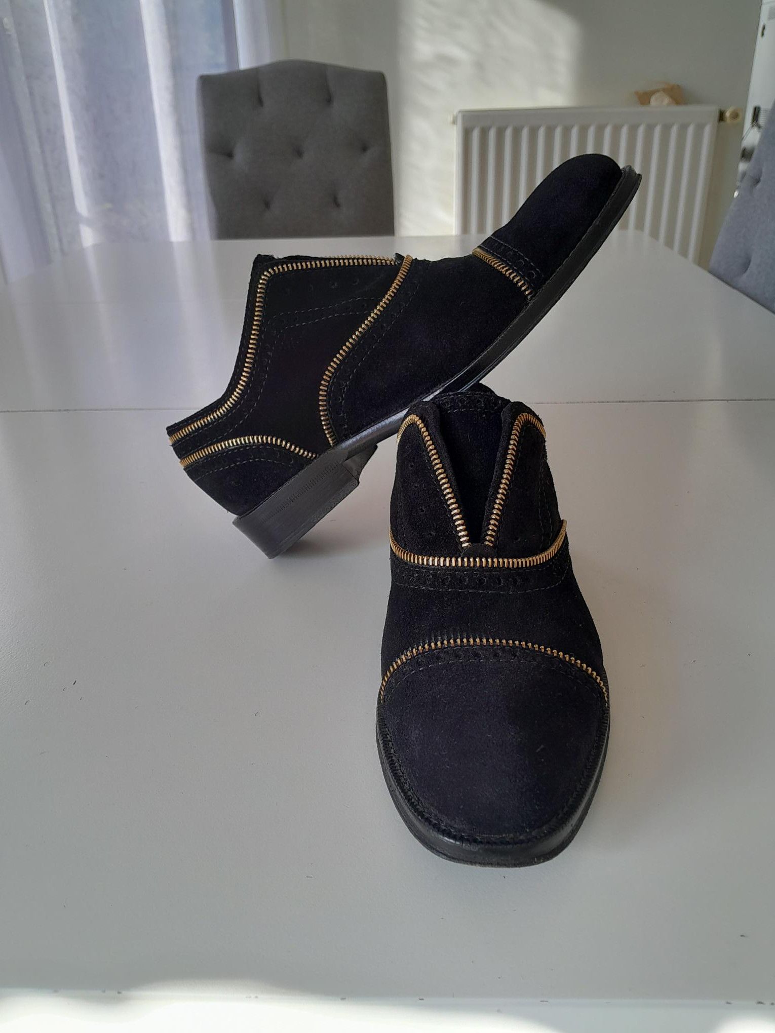 Louis Vuitton CHAUSSURES LOUIS VUITTON TOMBOY Size US 7.5 / IT 37.5 - 6 Thumbnail
