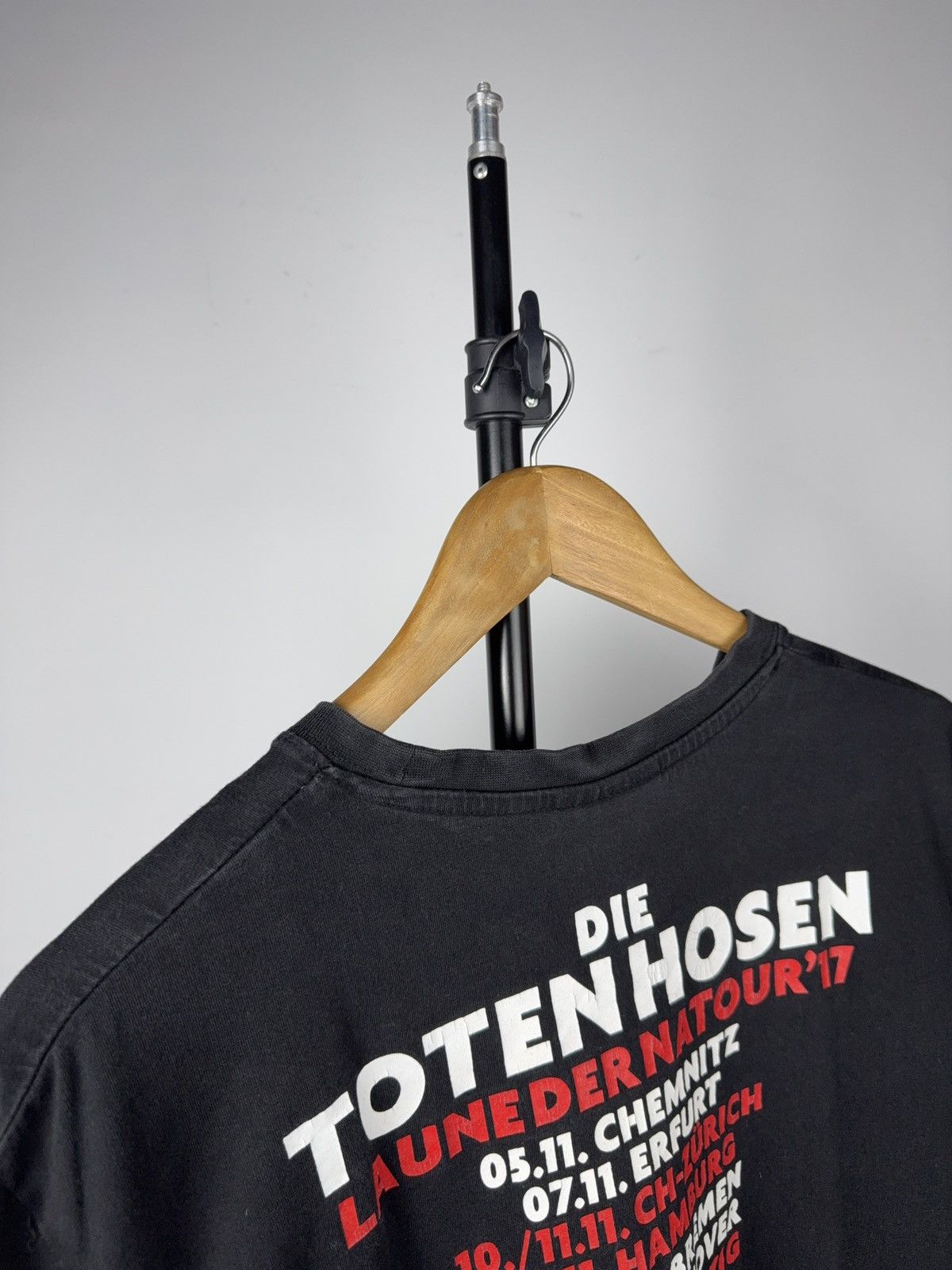 Band Tees 00s Die Toten Hosen 2017 Tour Shirt Skull Graphic Band Tee Size US L / EU 52-54 / 3 - 11 Thumbnail