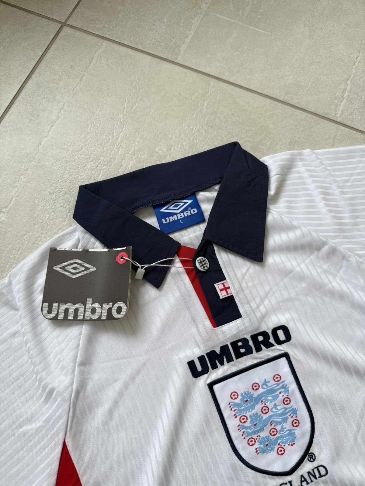 Other England umbro 1998 Home Soccer Jersey Size US L / EU 52-54 / 3 - 2 Thumbnail