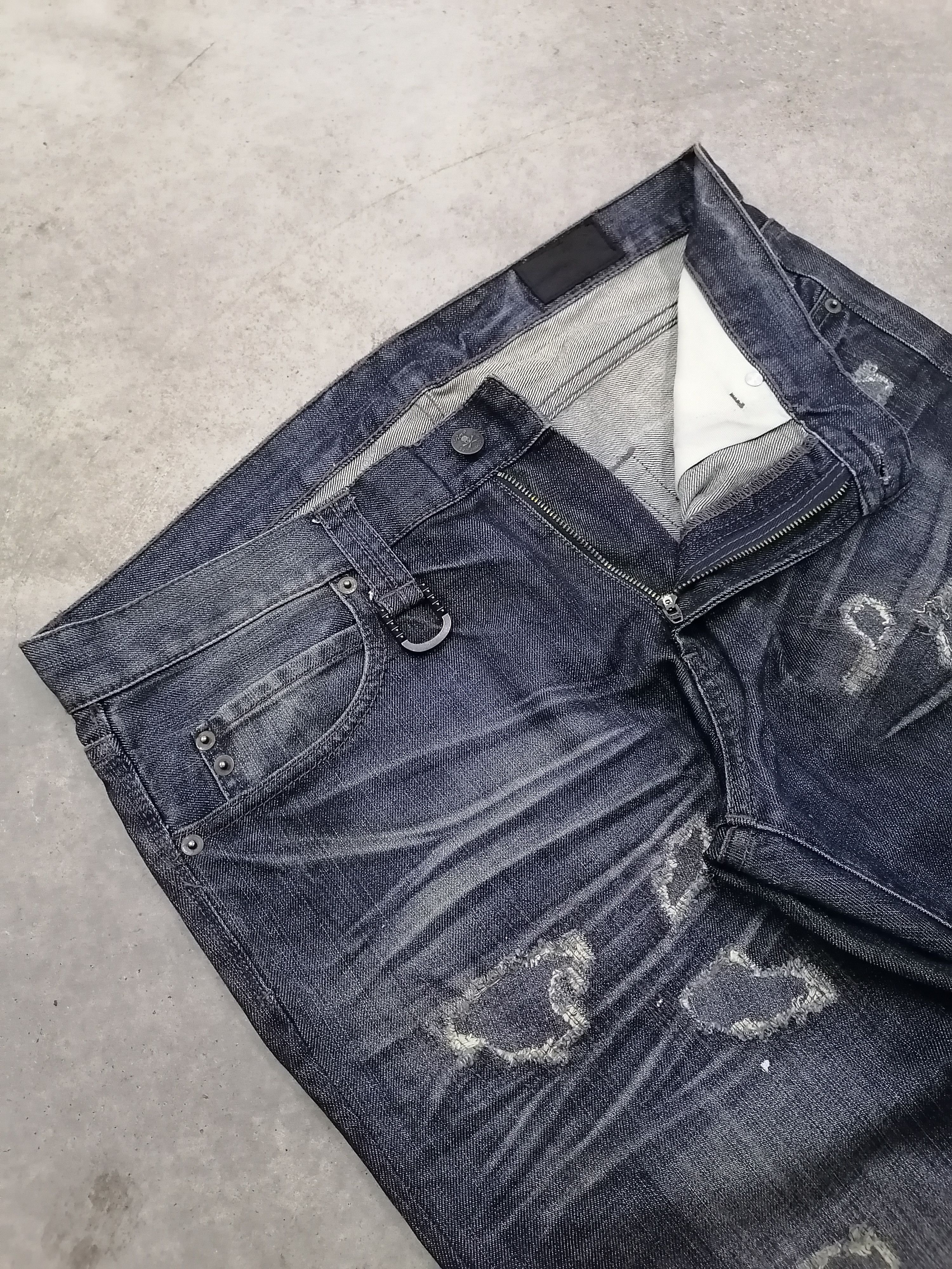 Japanese Brand Semantic Design x Roen Crossbone Distressed Denim Pants Size US 35 - 7 Thumbnail