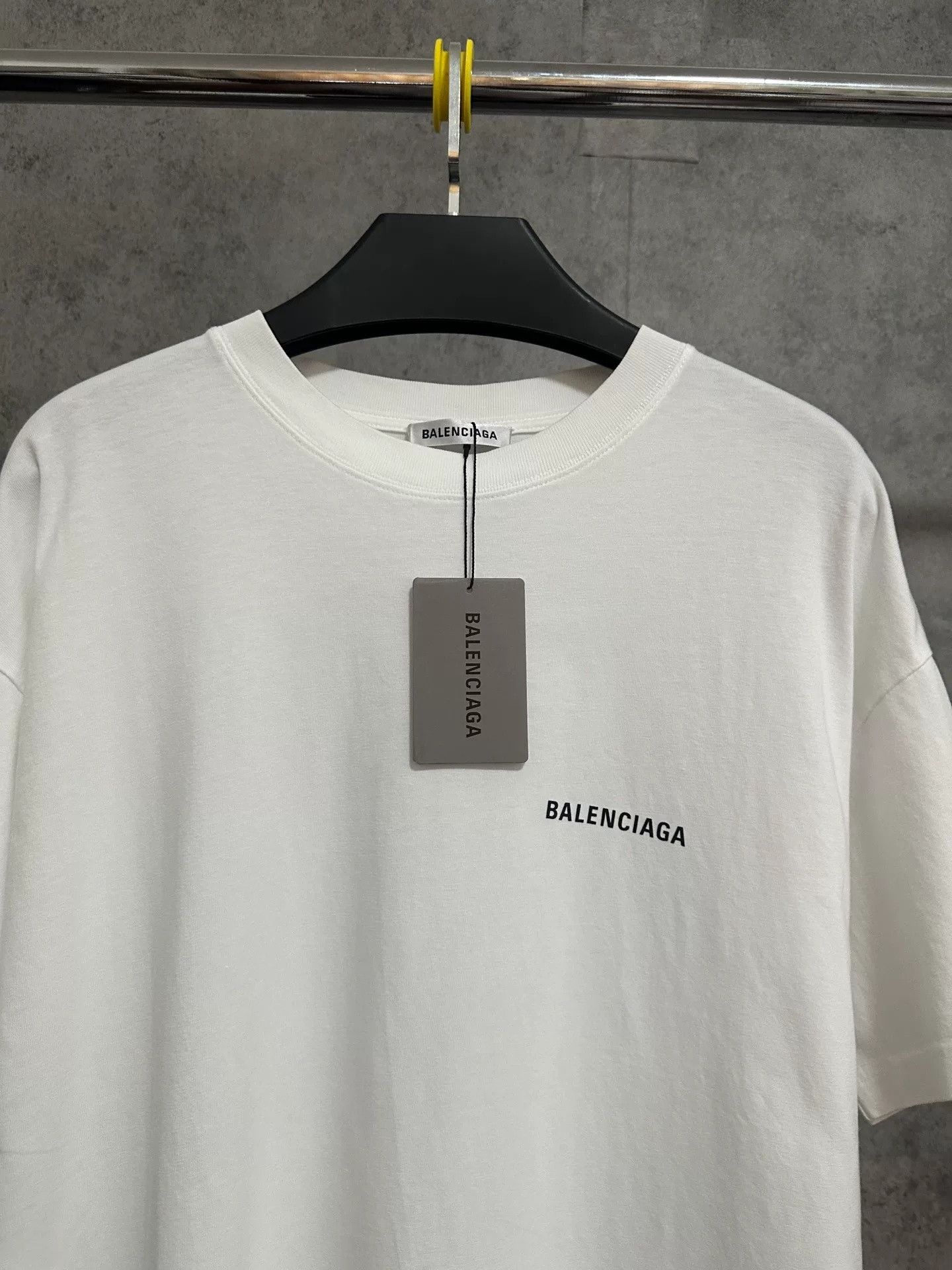 Balenciaga Balenciaga Short-Sleeve Logo Print T-Shirt Size US M / EU 48-50 / 2 - 2 Thumbnail