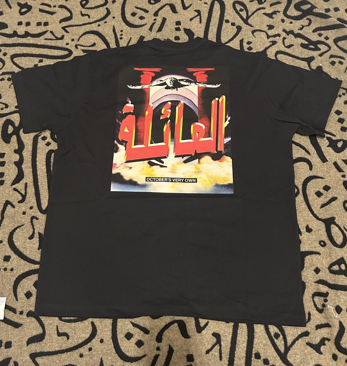 Drake OVO Arabic “The Family” Graphic Tshirt Size US XL / EU 56 / 4 - 1 Thumbnail