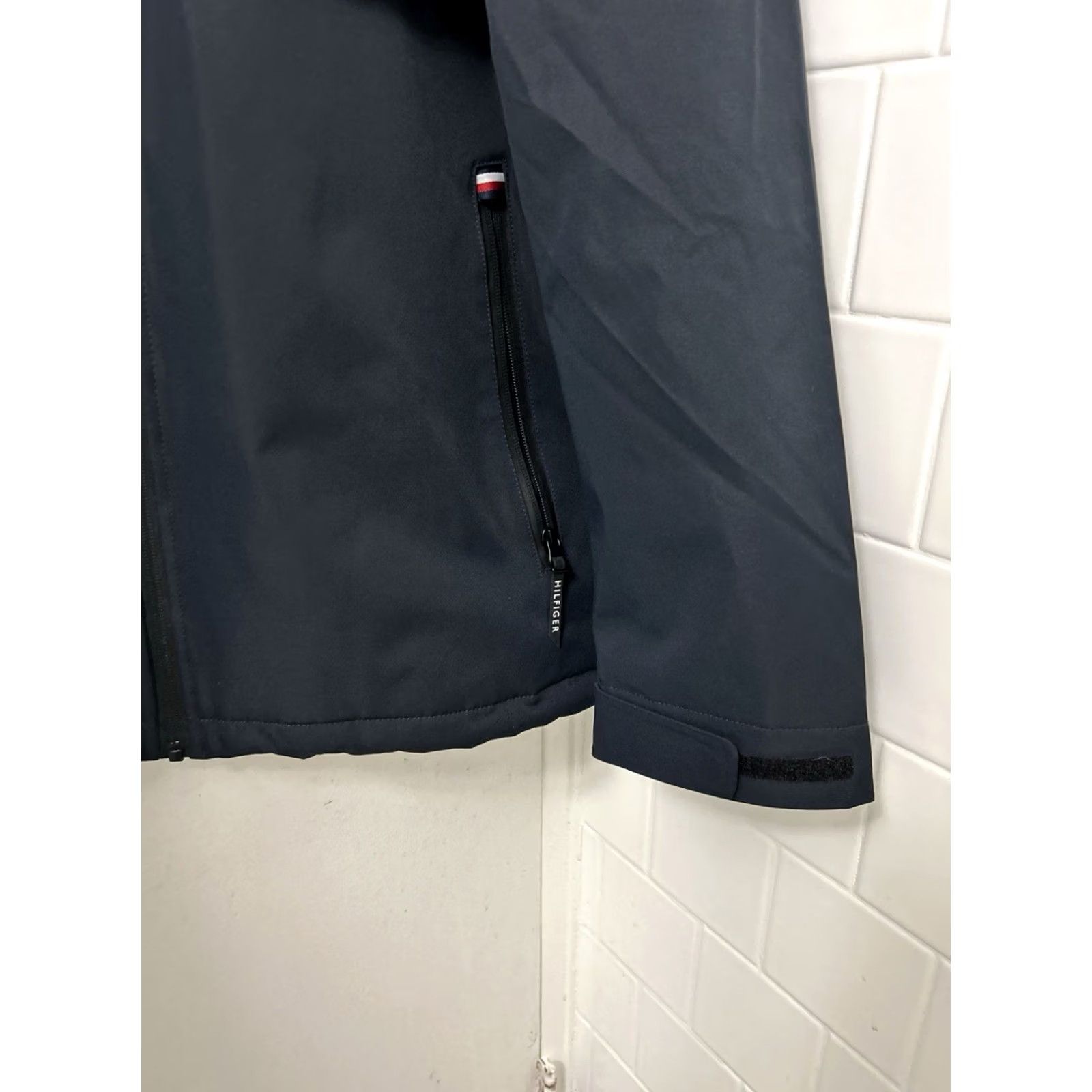 Tommy Hilfiger VINTAGE? No. Size US XXL / EU 58 / 5 - 5 Thumbnail