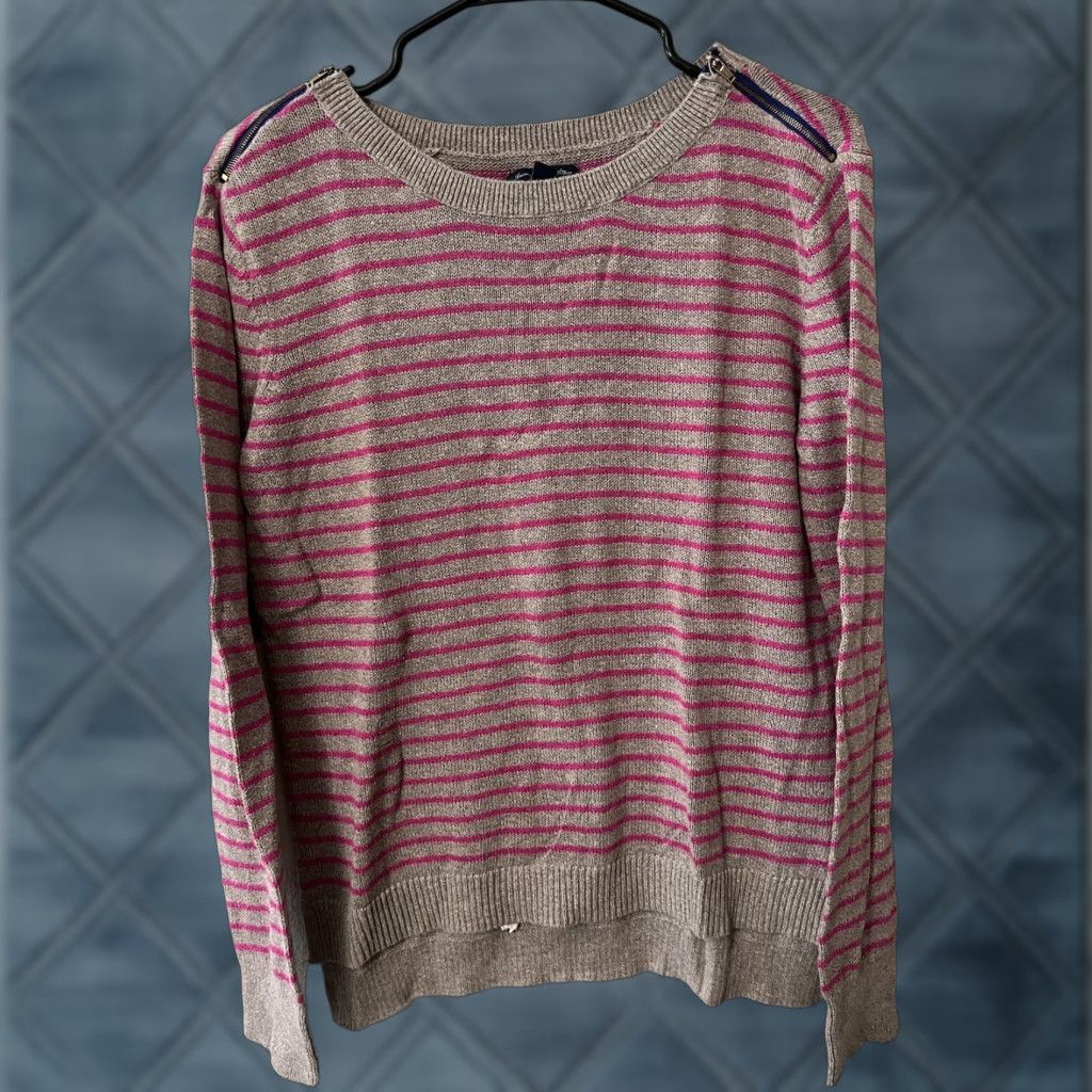 American Eagle Outfitters American Eagle Striped Sweater Medium Gray Pink Zip Shoulder Zip Size M / US 6-8 / IT 42-44 - 1 Thumbnail