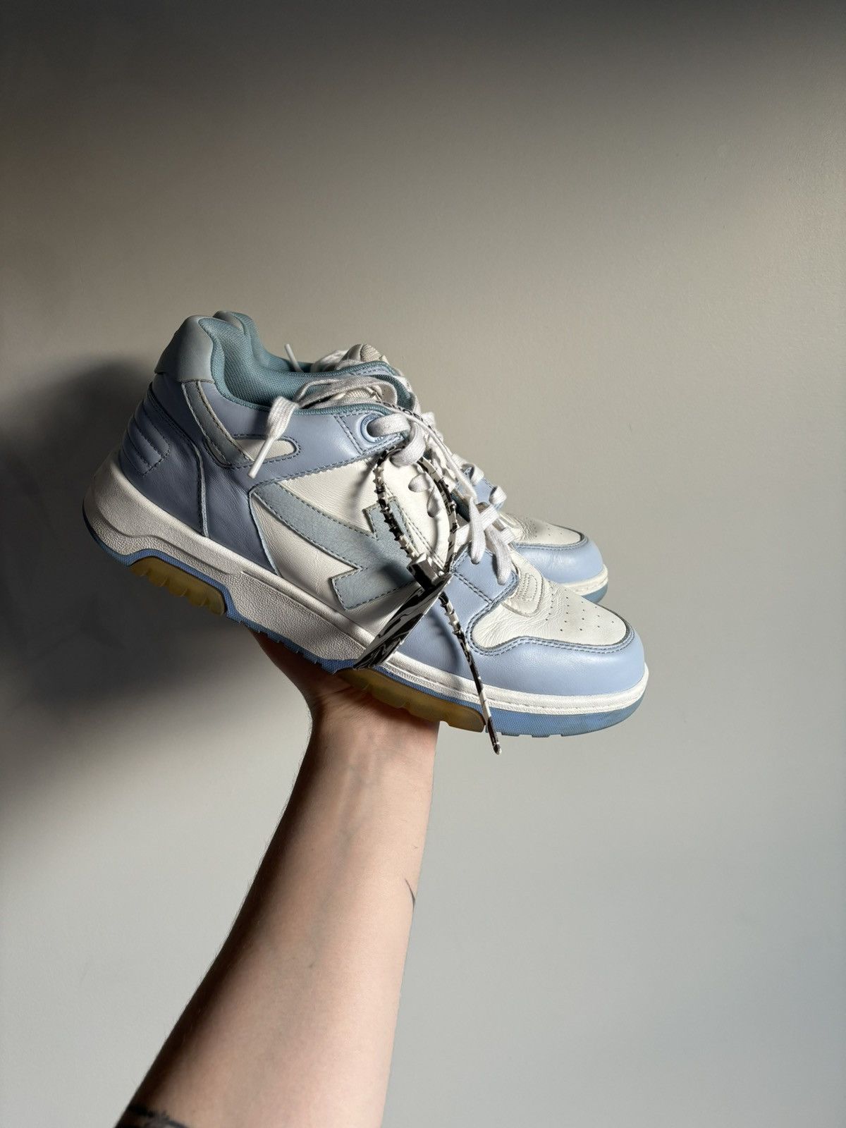 Off-White Off-White OOO Sneakers Size US 10 / EU 43 - 2 Thumbnail
